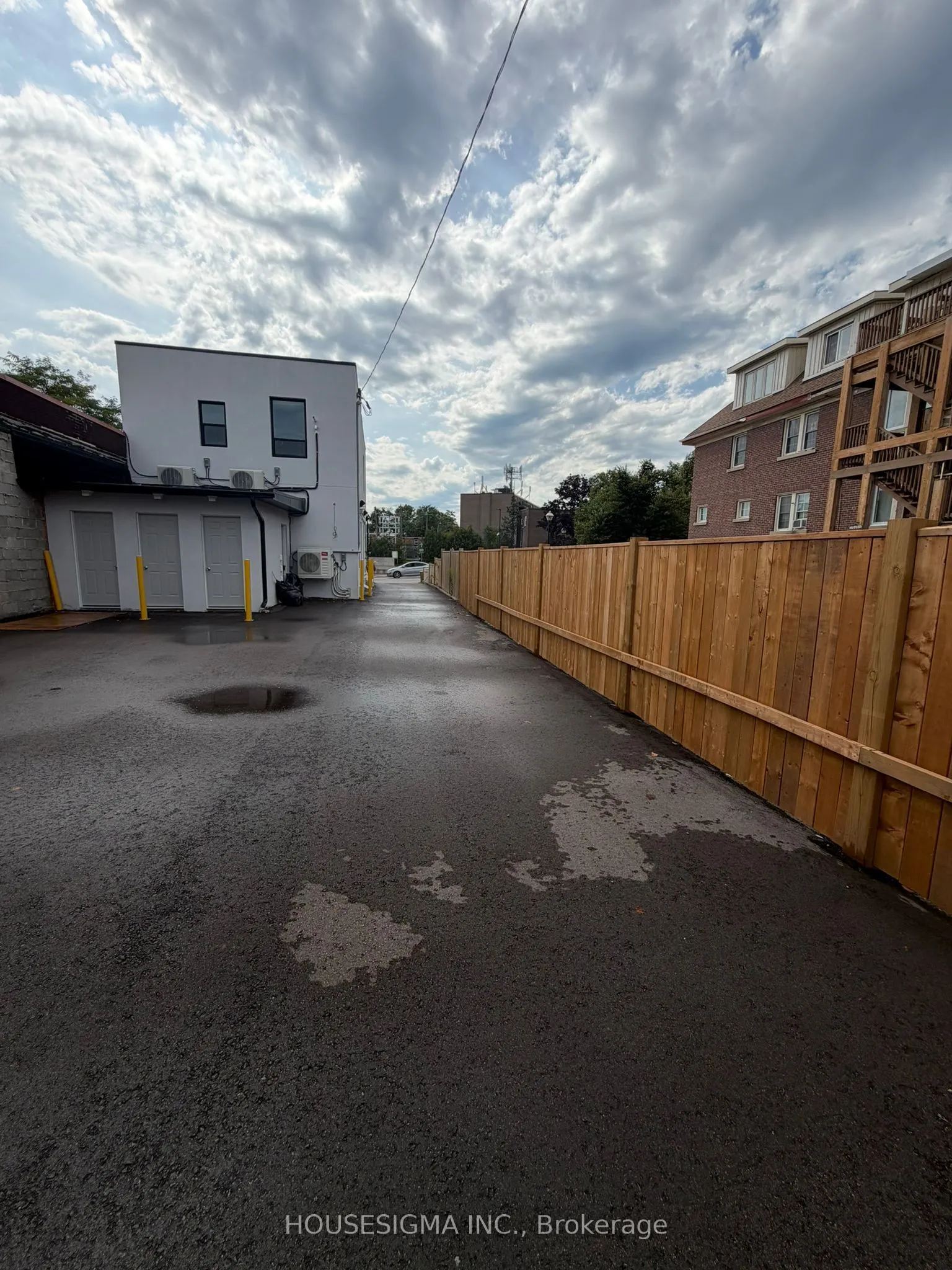 28 West Street N #Lower Level Unit