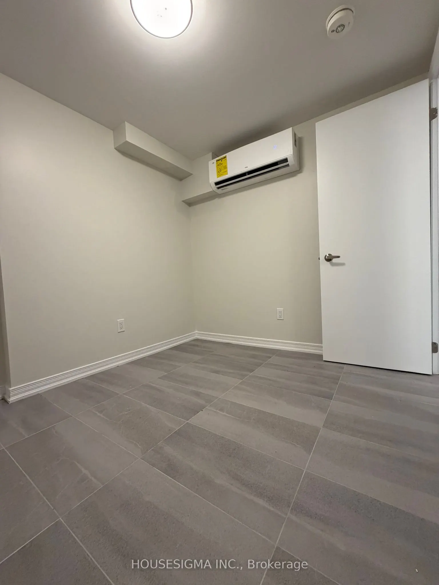 28 West Street N #Lower Level Unit