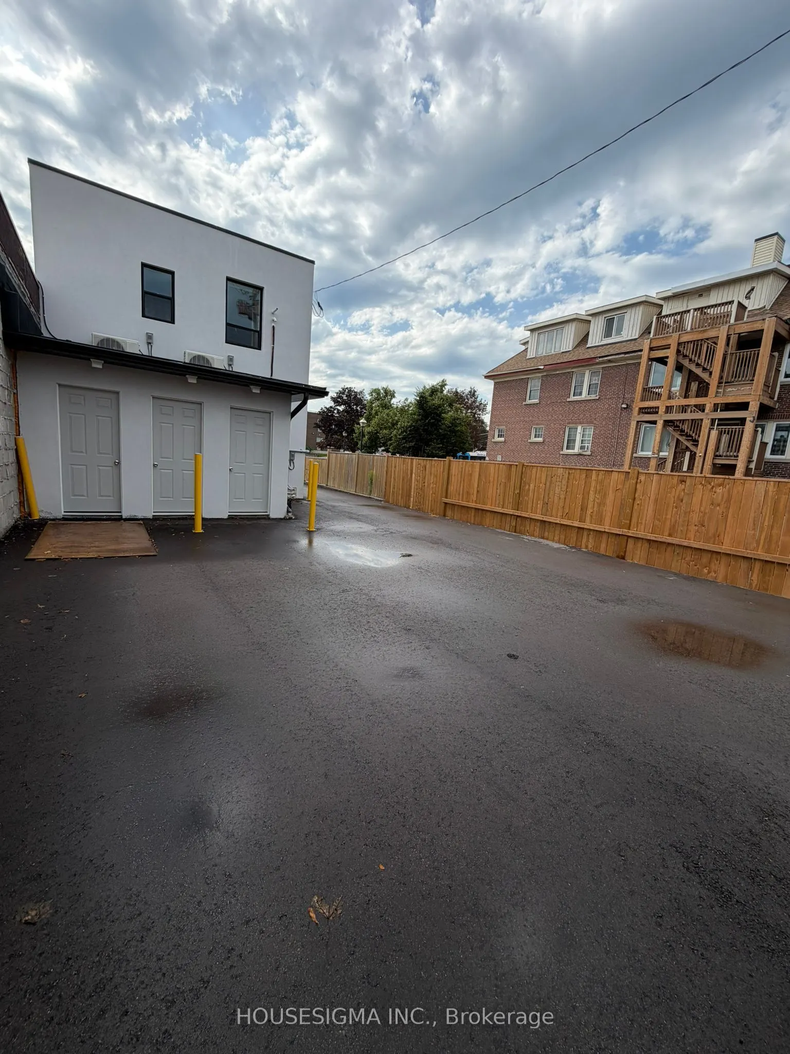 28 West Street N #Lower Level Unit