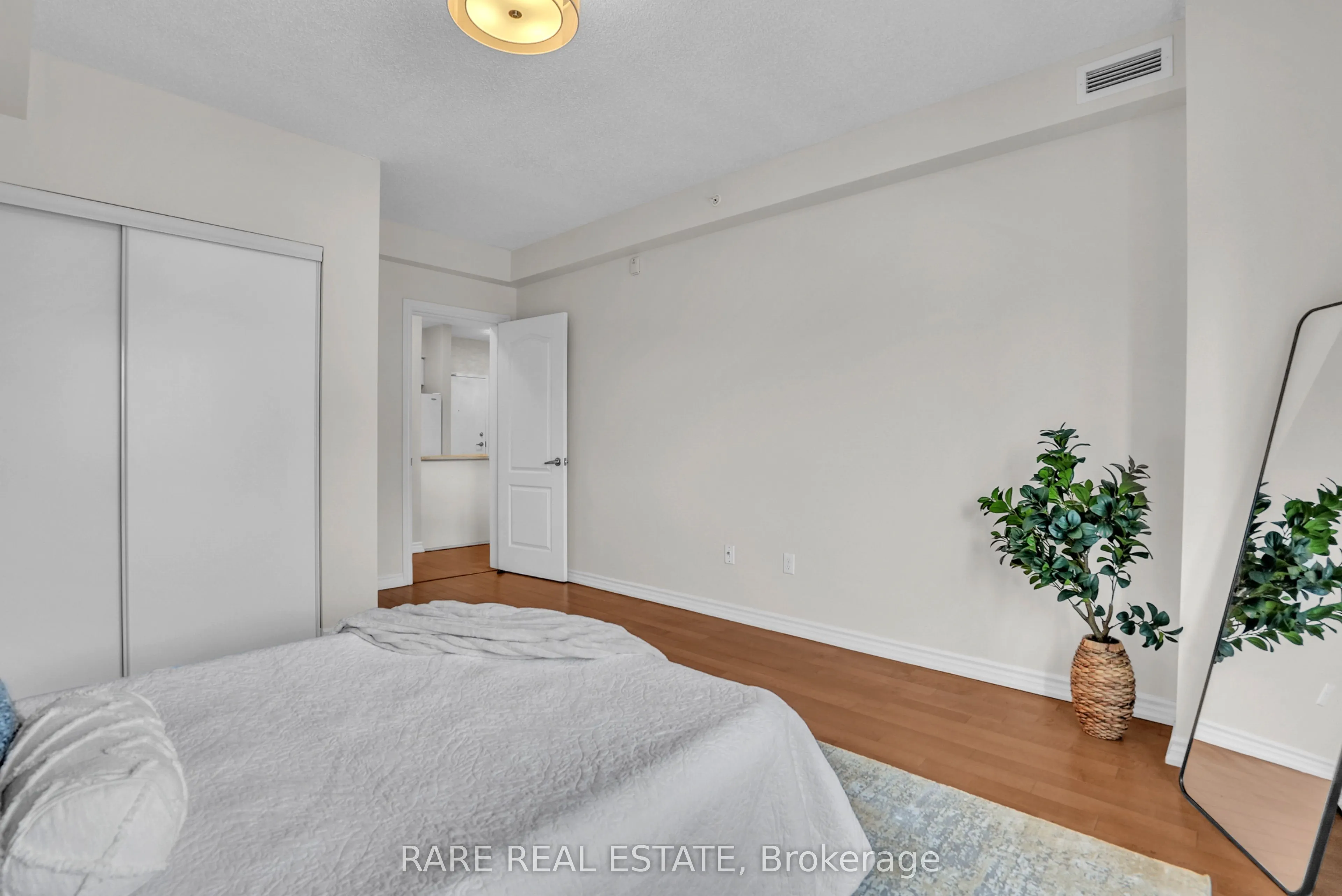 41 Ferndale Drive S #309