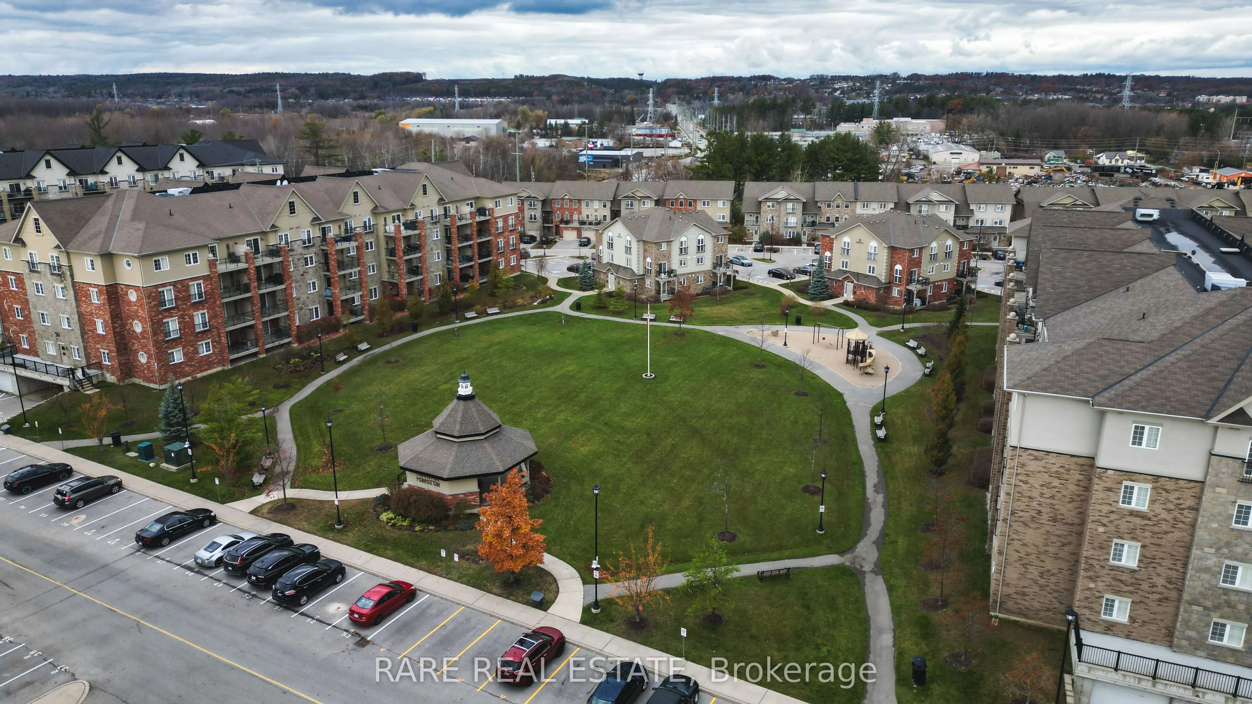41 Ferndale Drive S #309