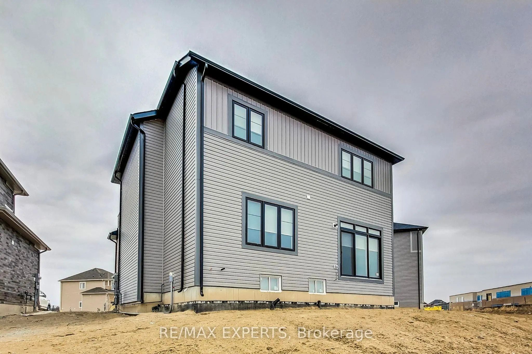 62 Season Crescent