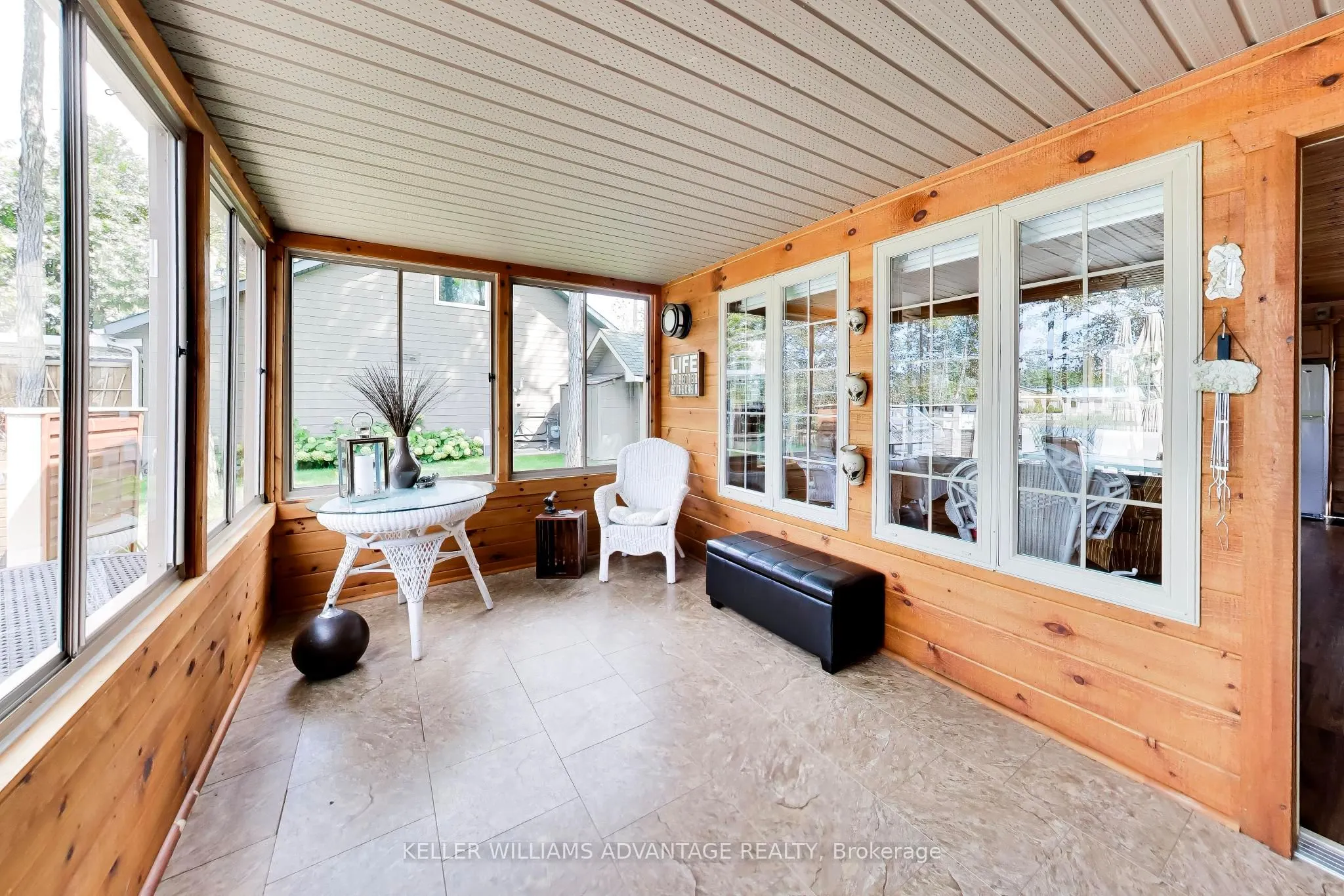 10 Cabin Crescent