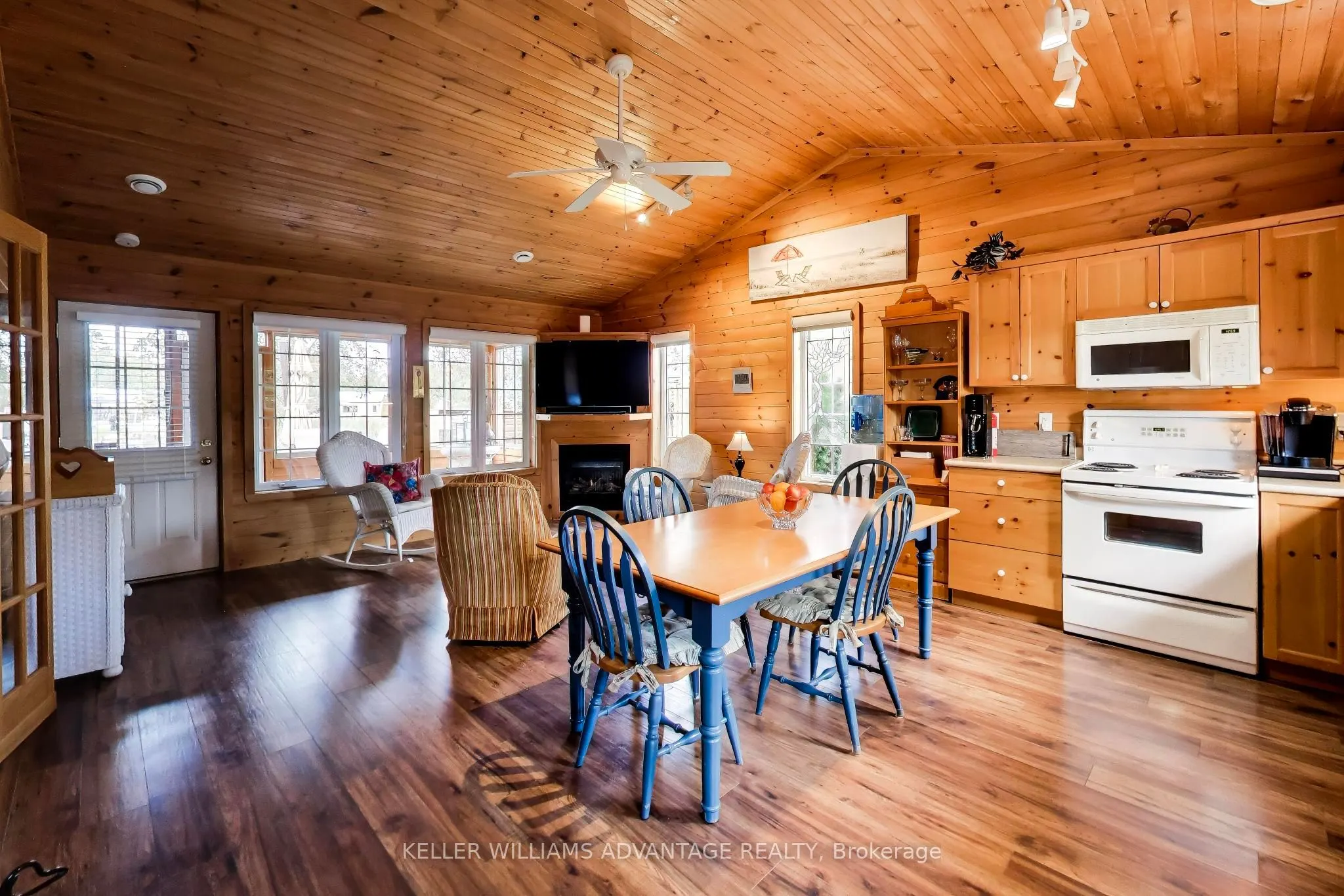10 Cabin Crescent