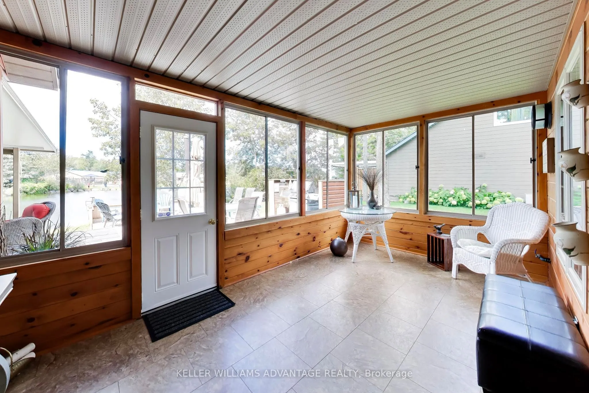 10 Cabin Crescent