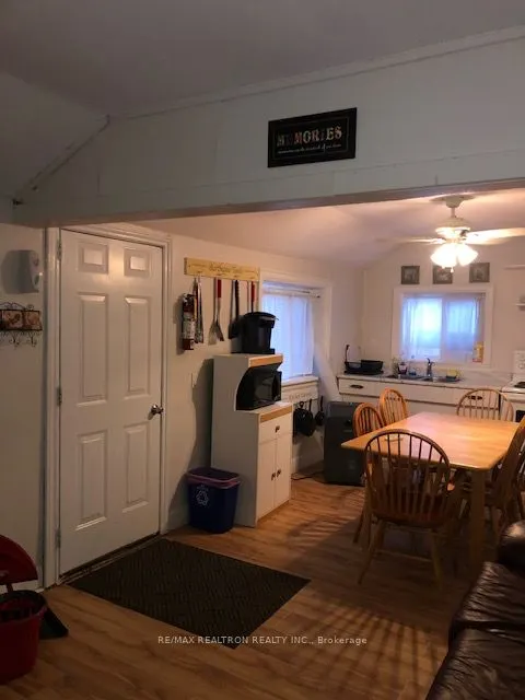 5 River Road E