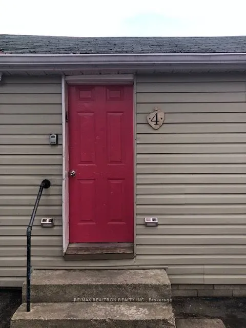 5 River Road E