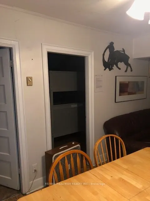 5 River Road E