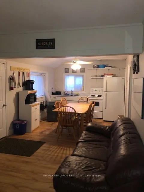 5 River Road E