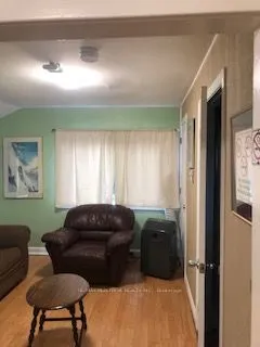 5 River Road E