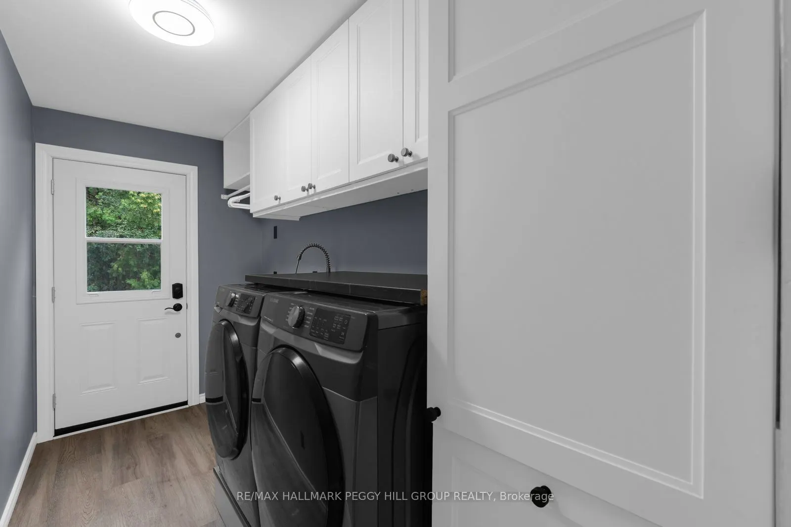 1387 Old Barrie Road W