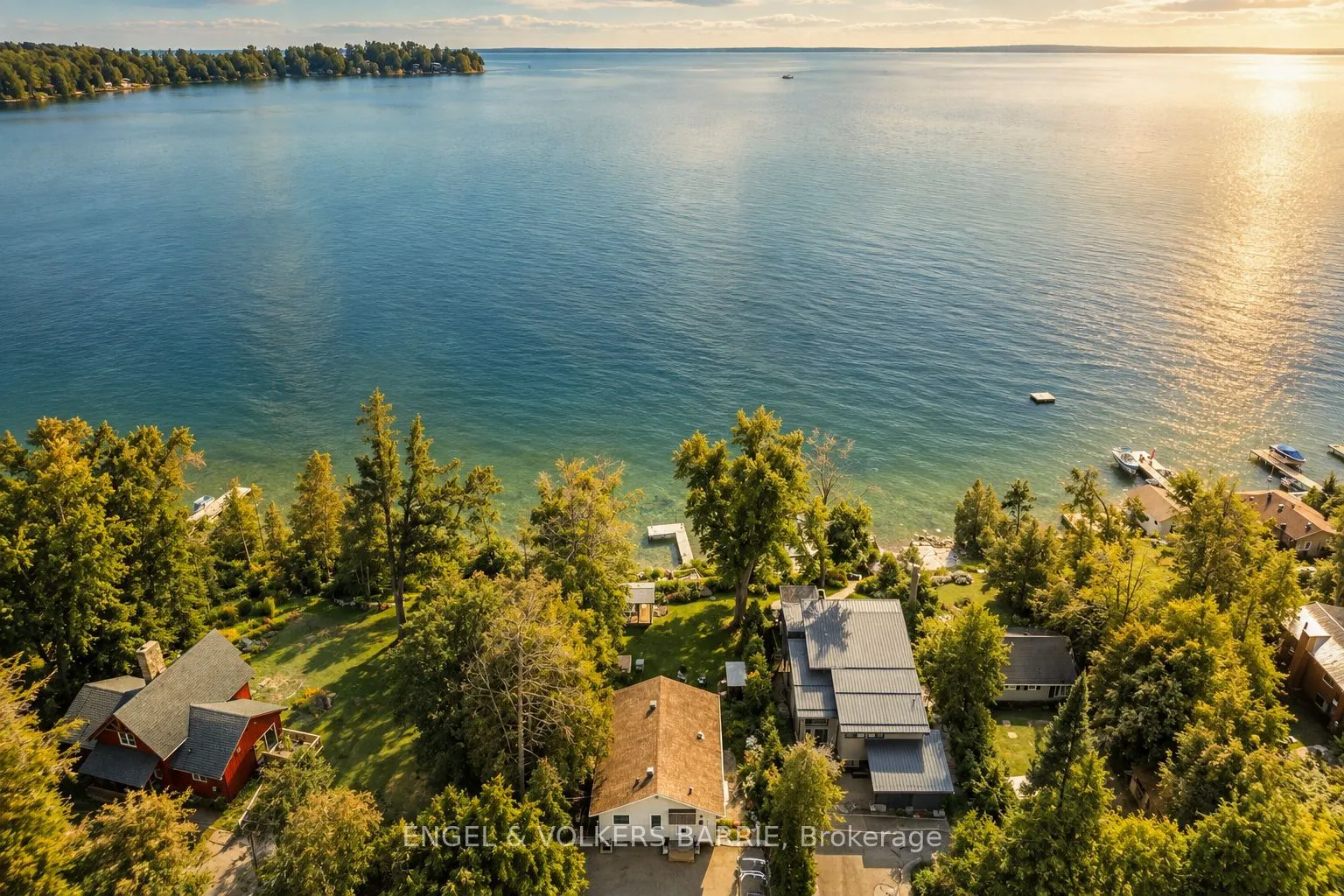 2371 Lakeshore Road E
