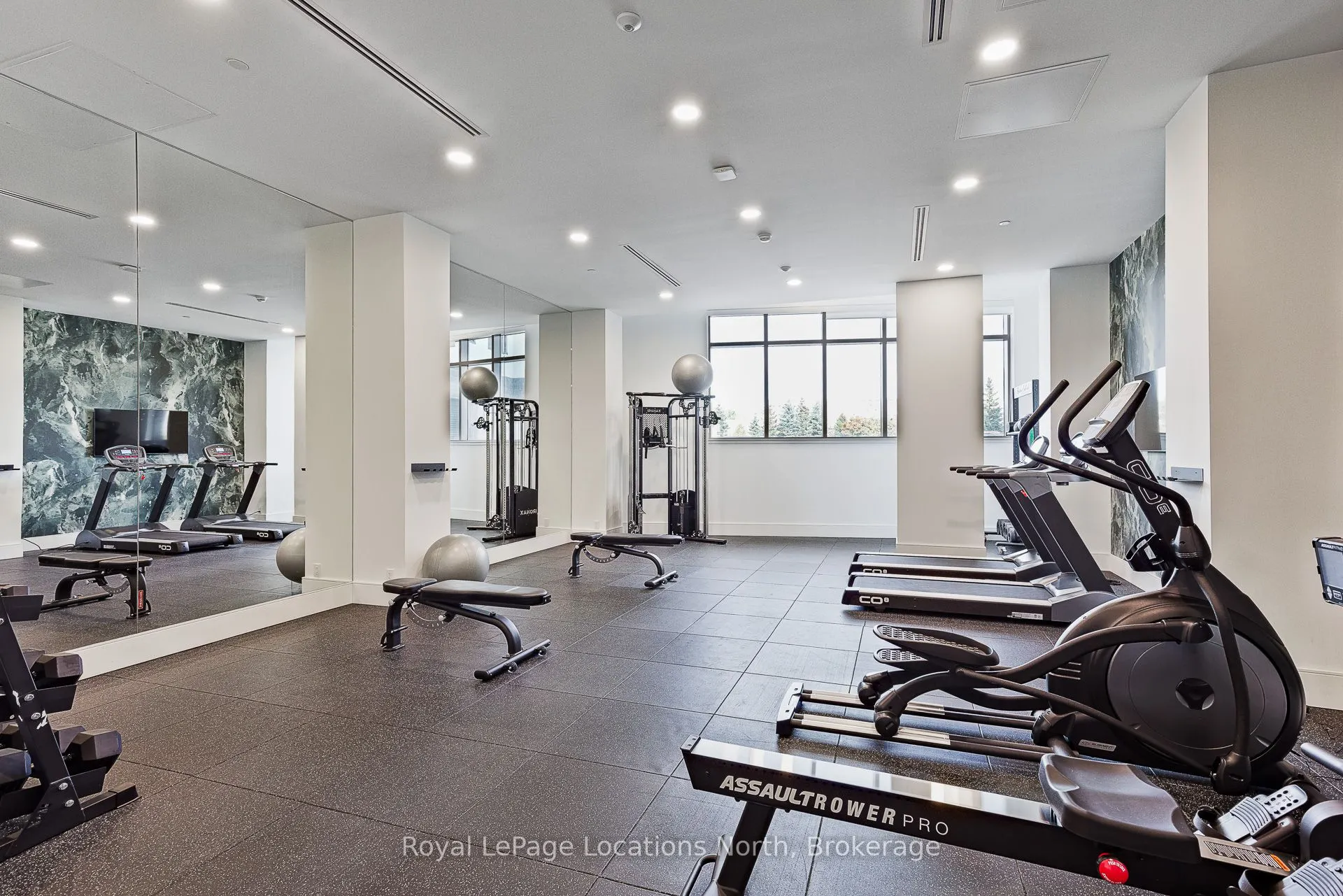 31 HURON Street #203