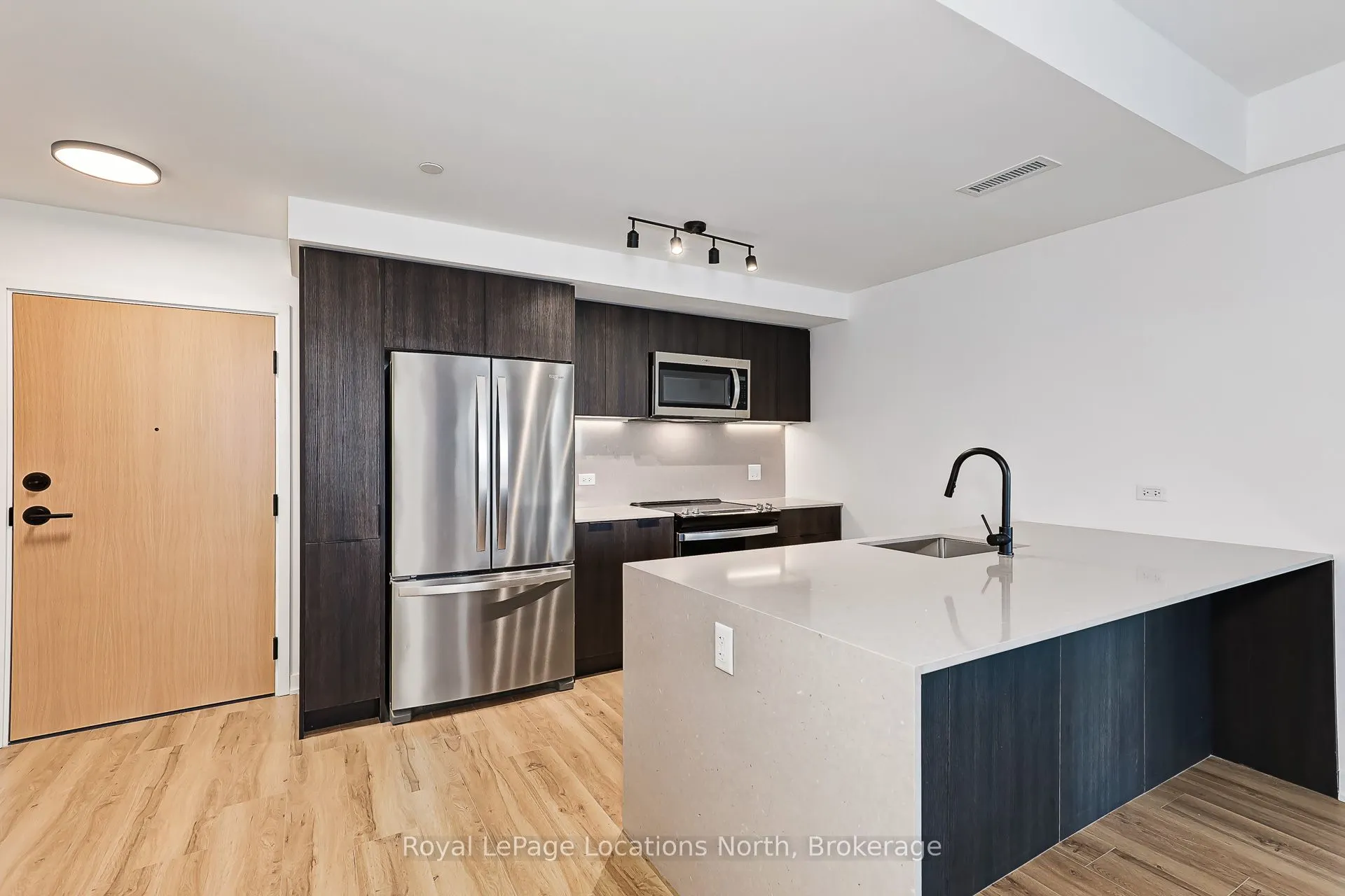 31 HURON Street #203