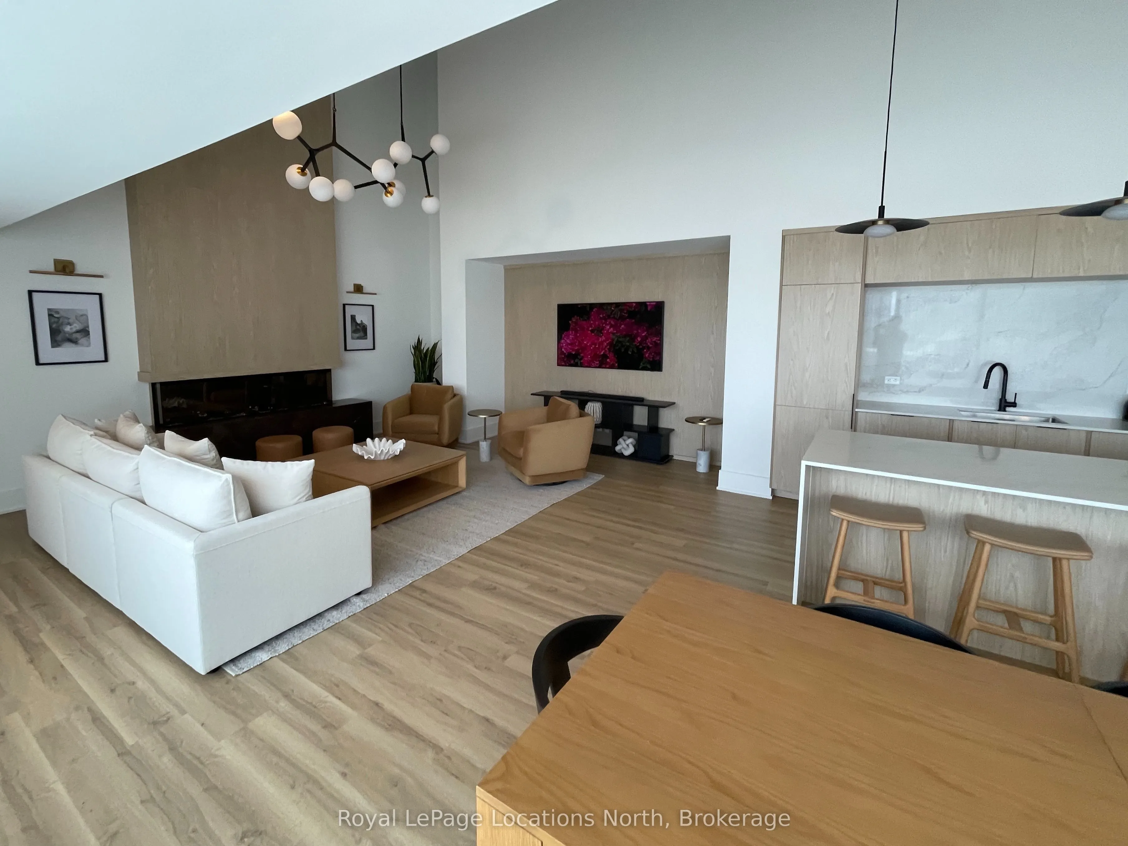 31 HURON Street #203