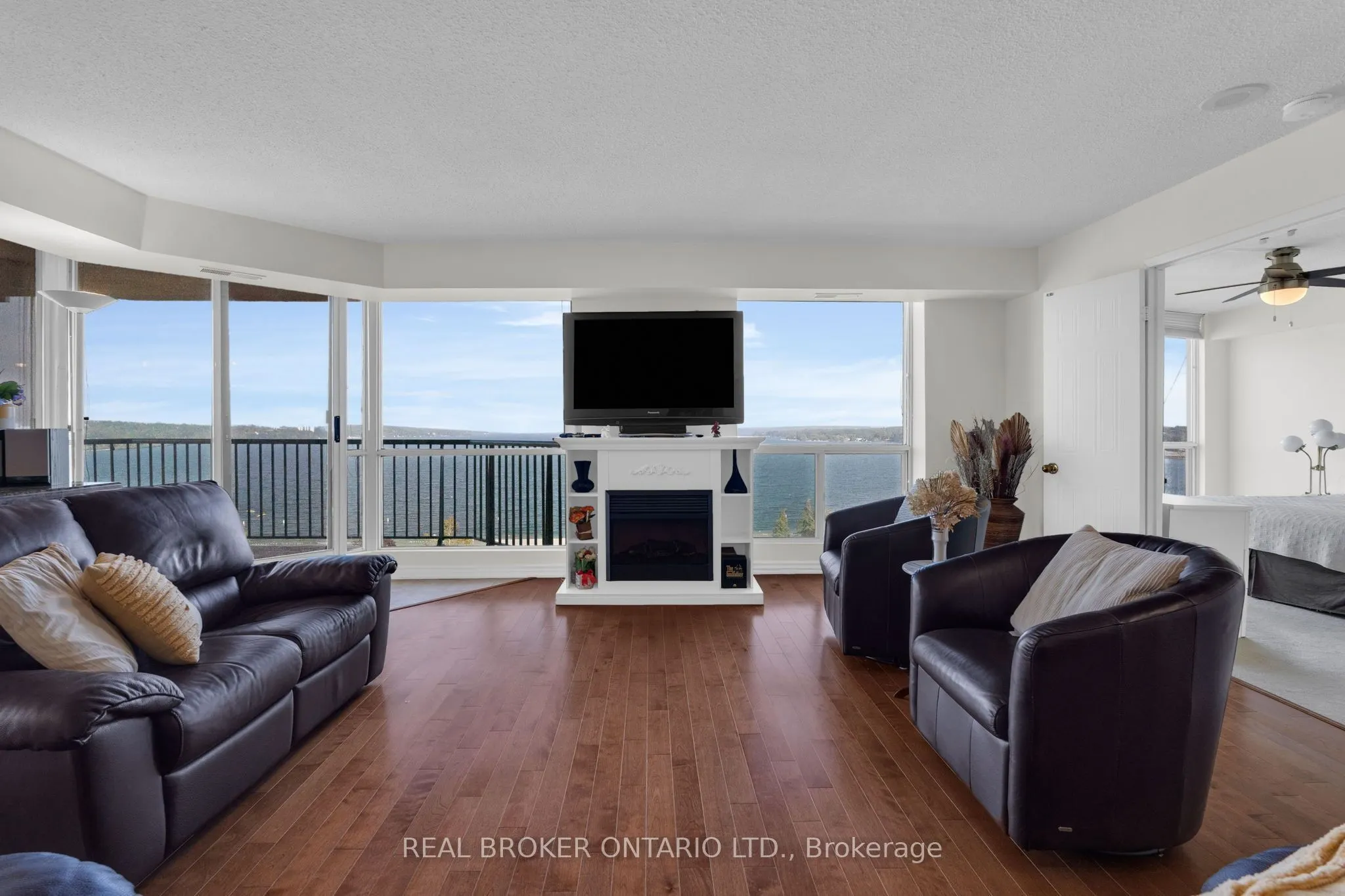 65 Ellen Street #903
