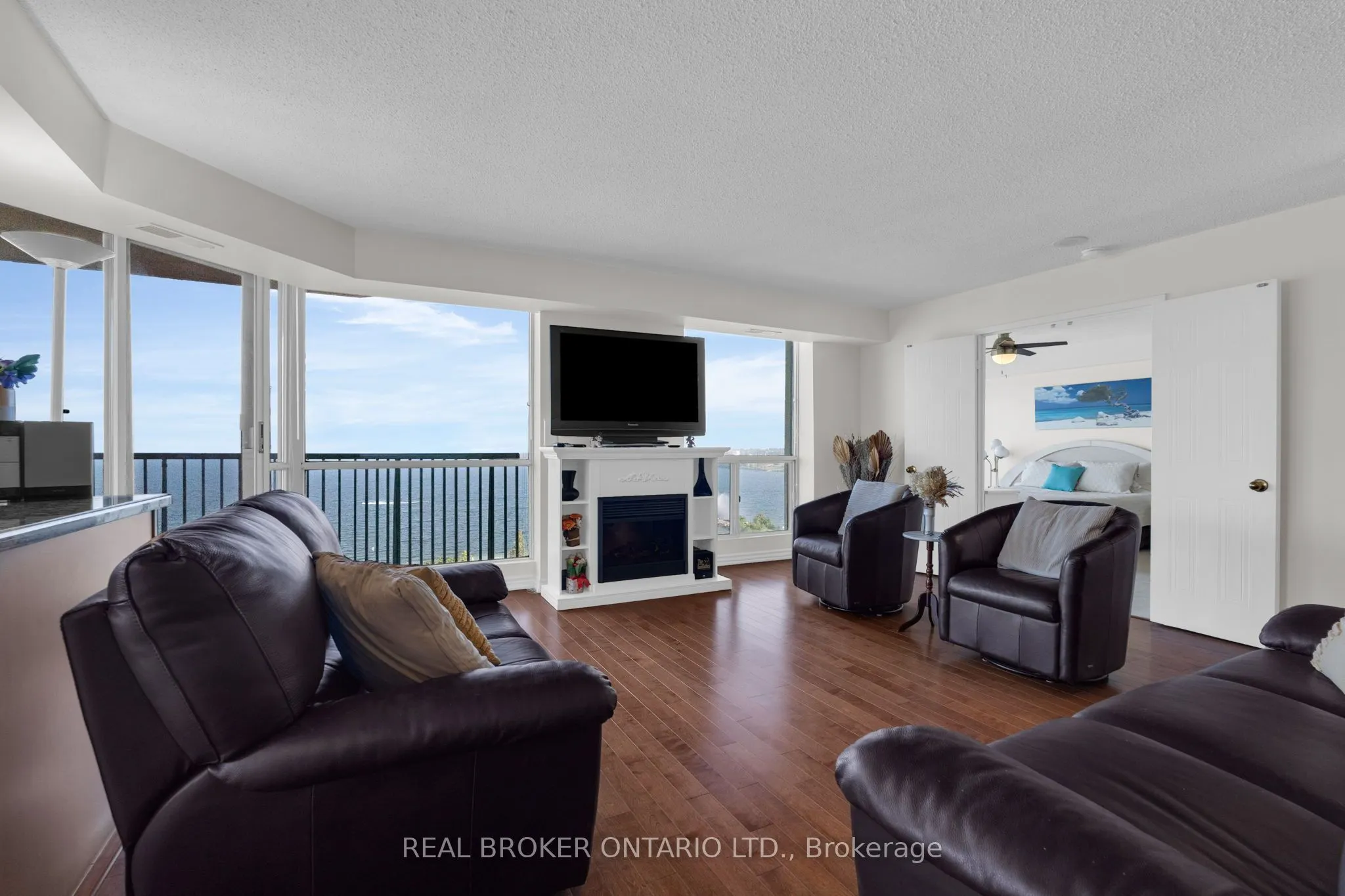 65 Ellen Street #903