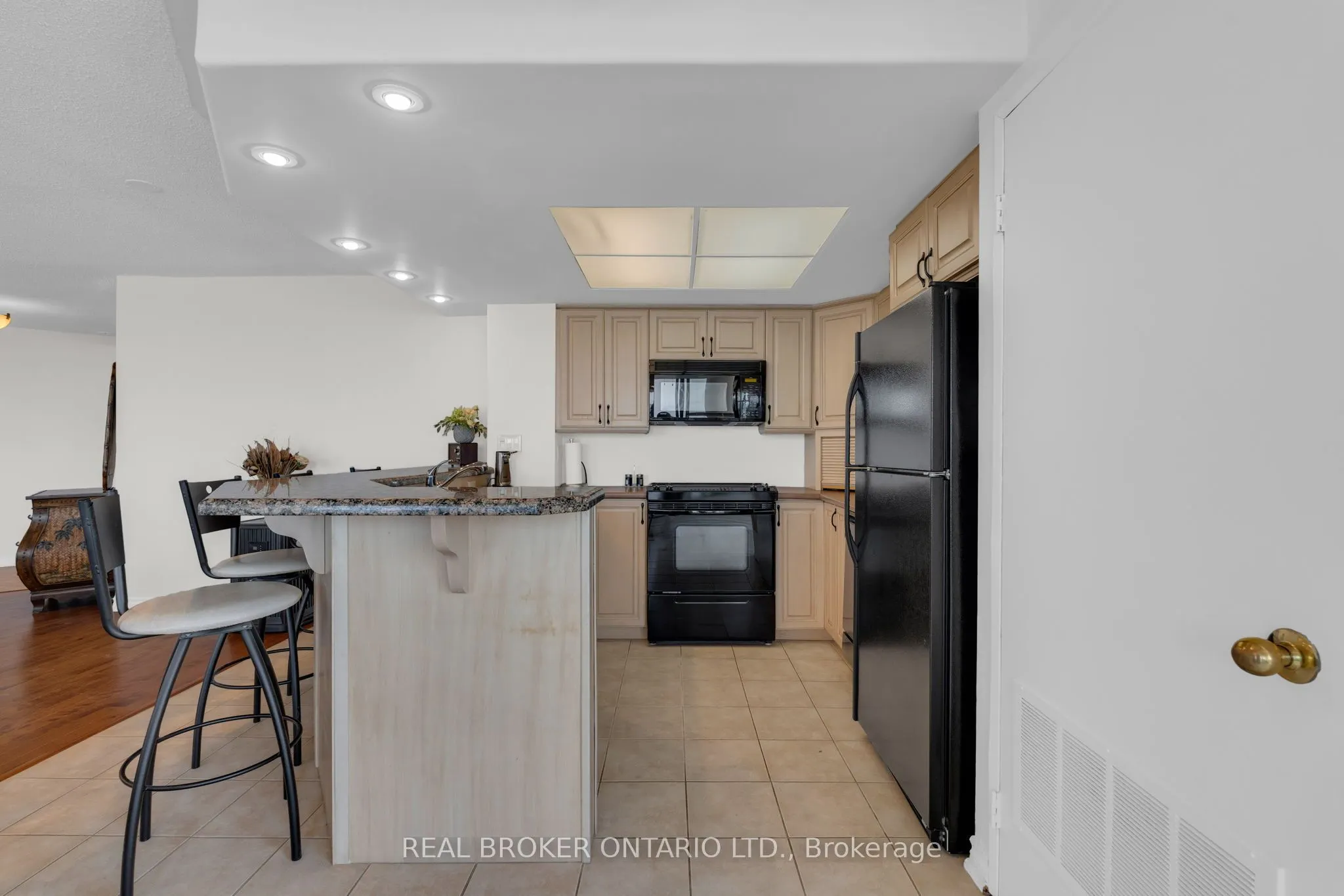 65 Ellen Street #903