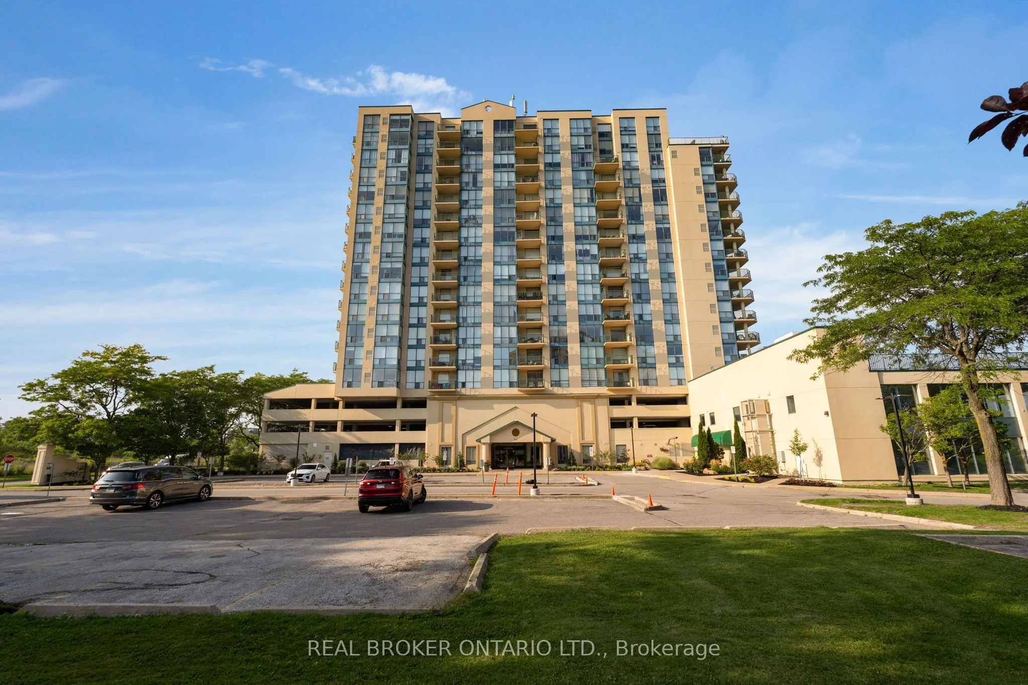 65 Ellen Street #903