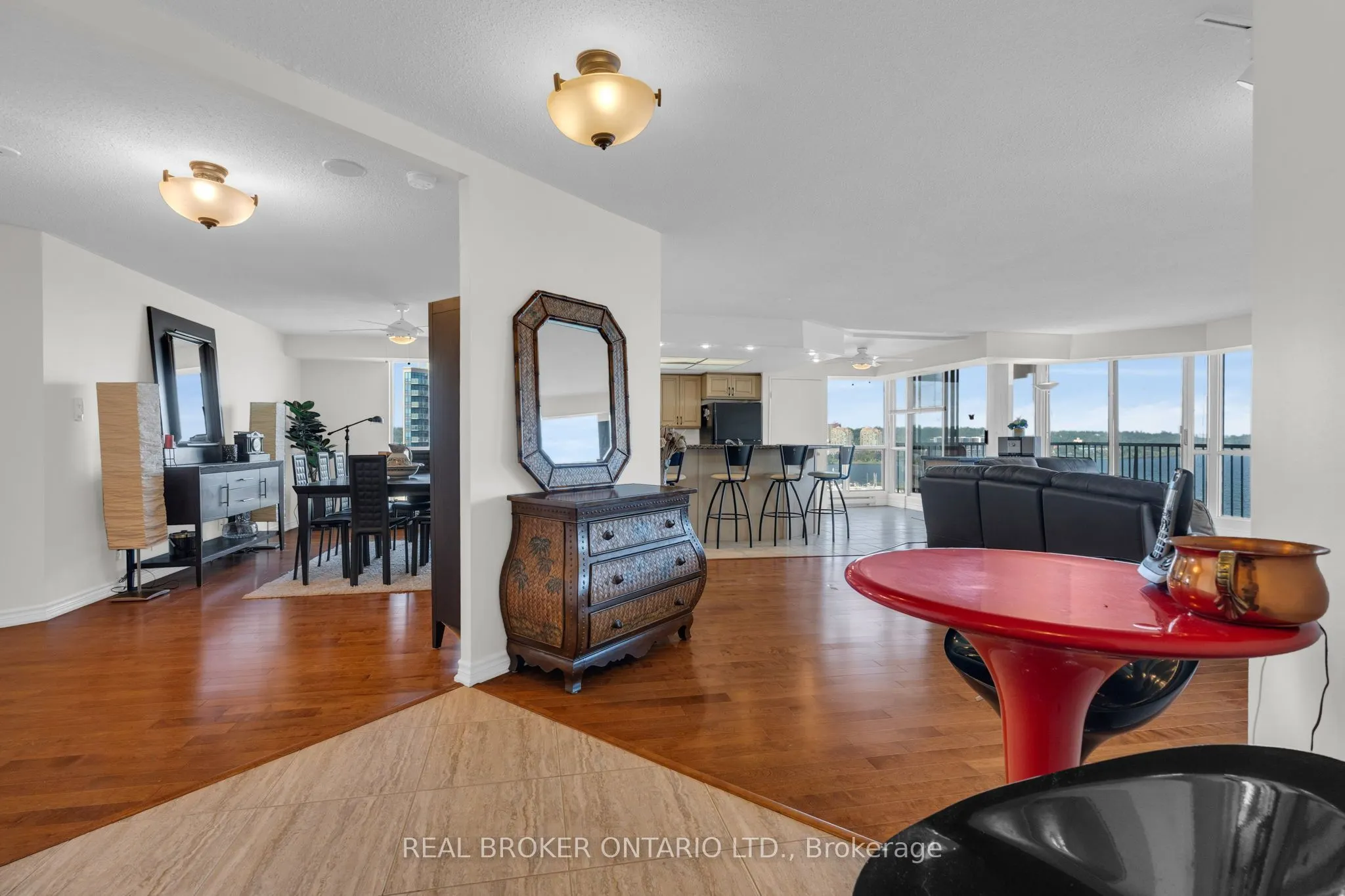 65 Ellen Street #903