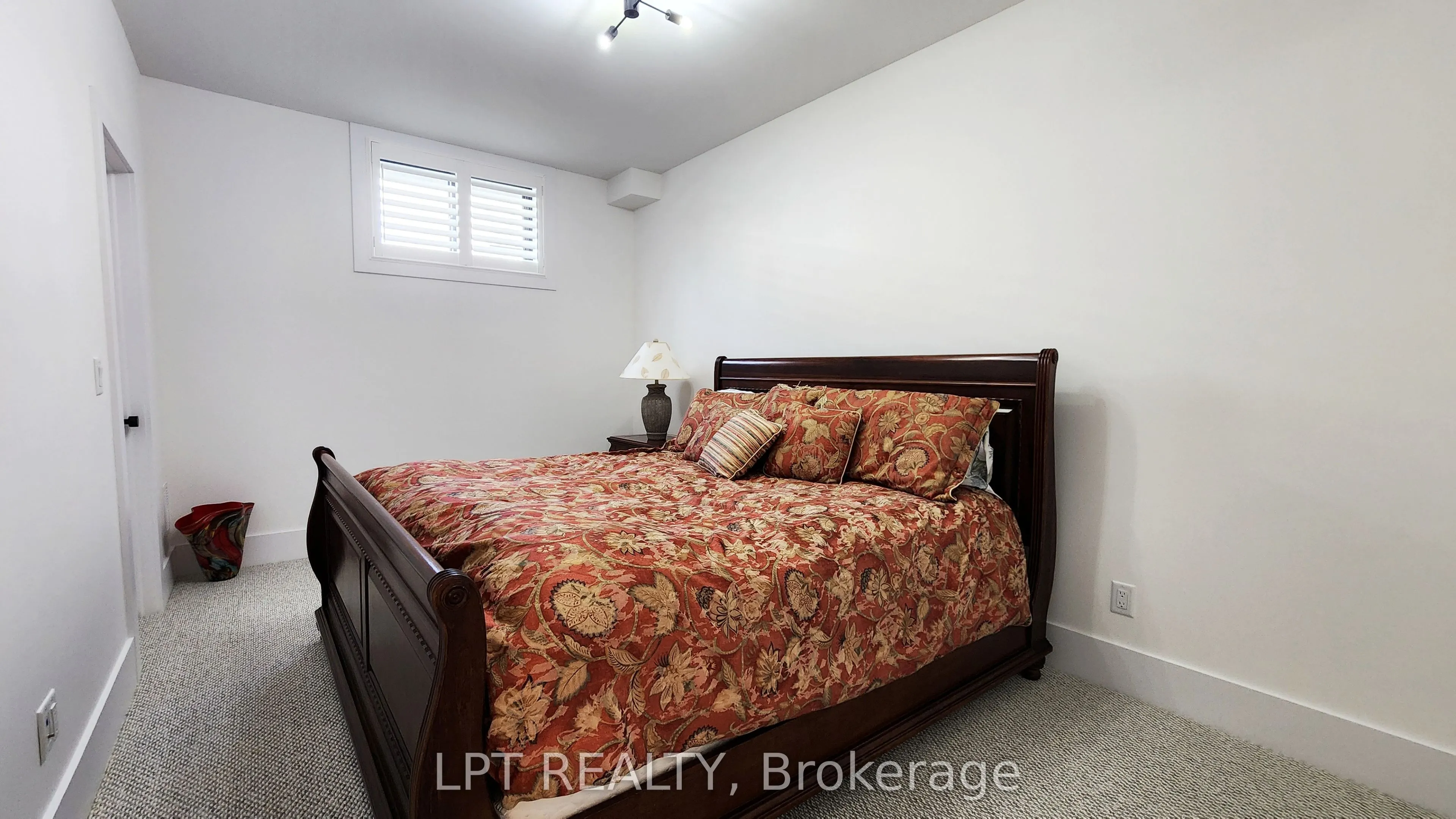 15 Byers Street