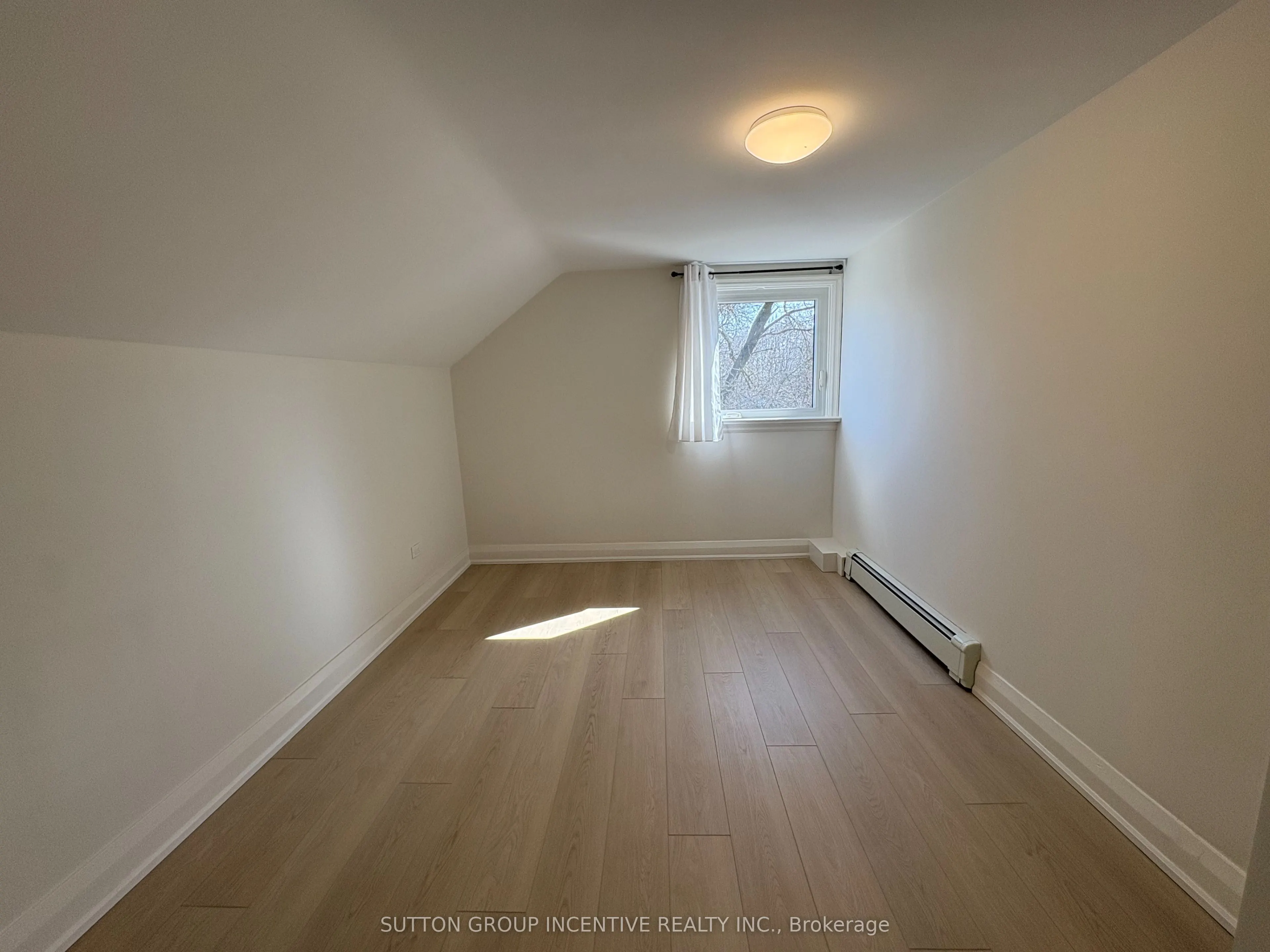 20 Bayview Drive #Upper