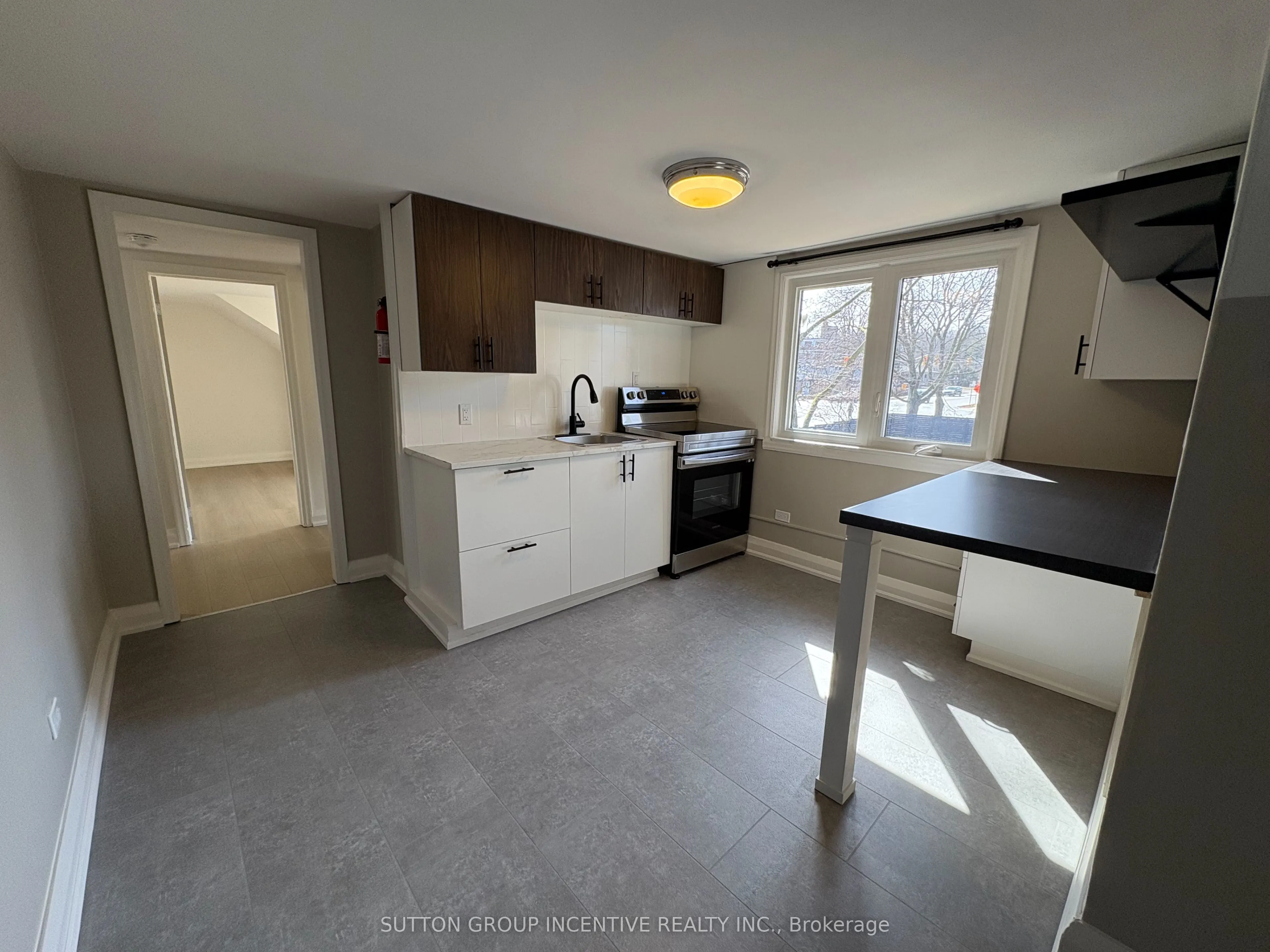 20 Bayview Drive #Upper