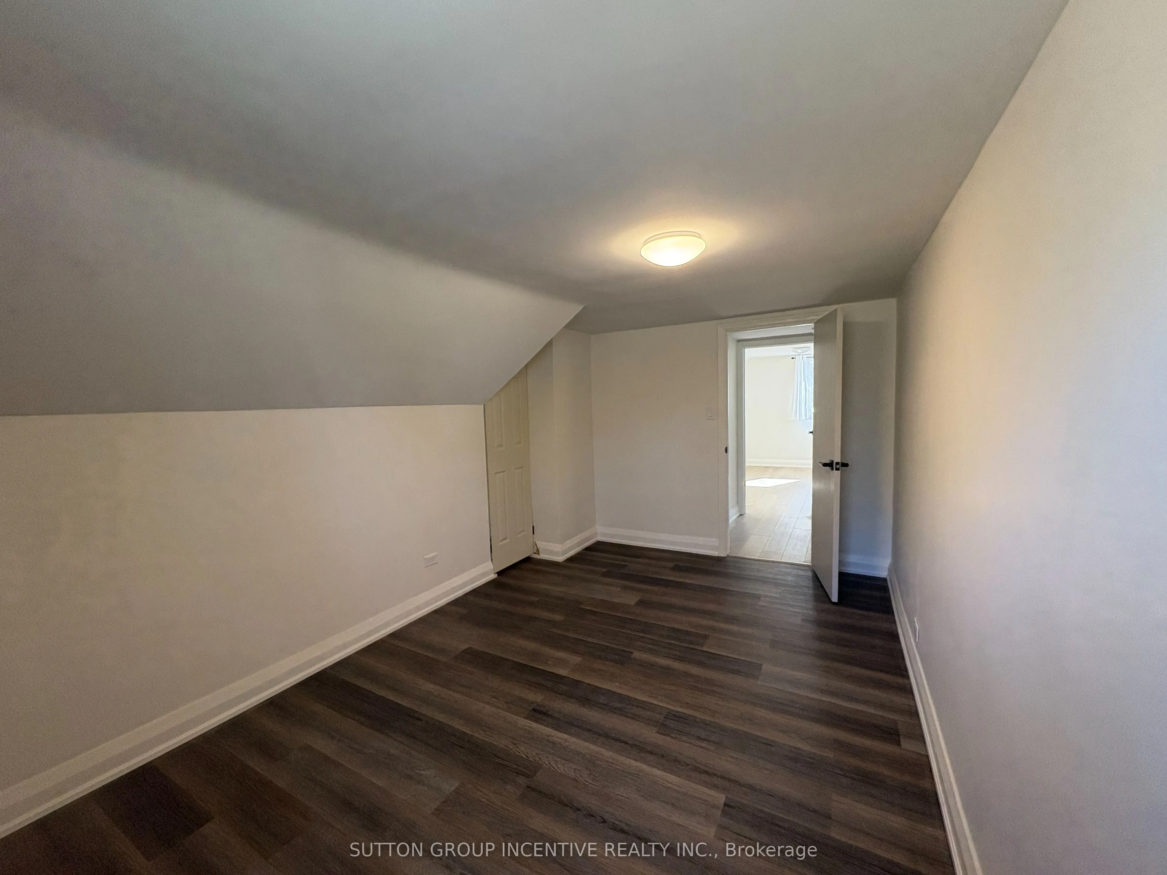 20 Bayview Drive #Upper