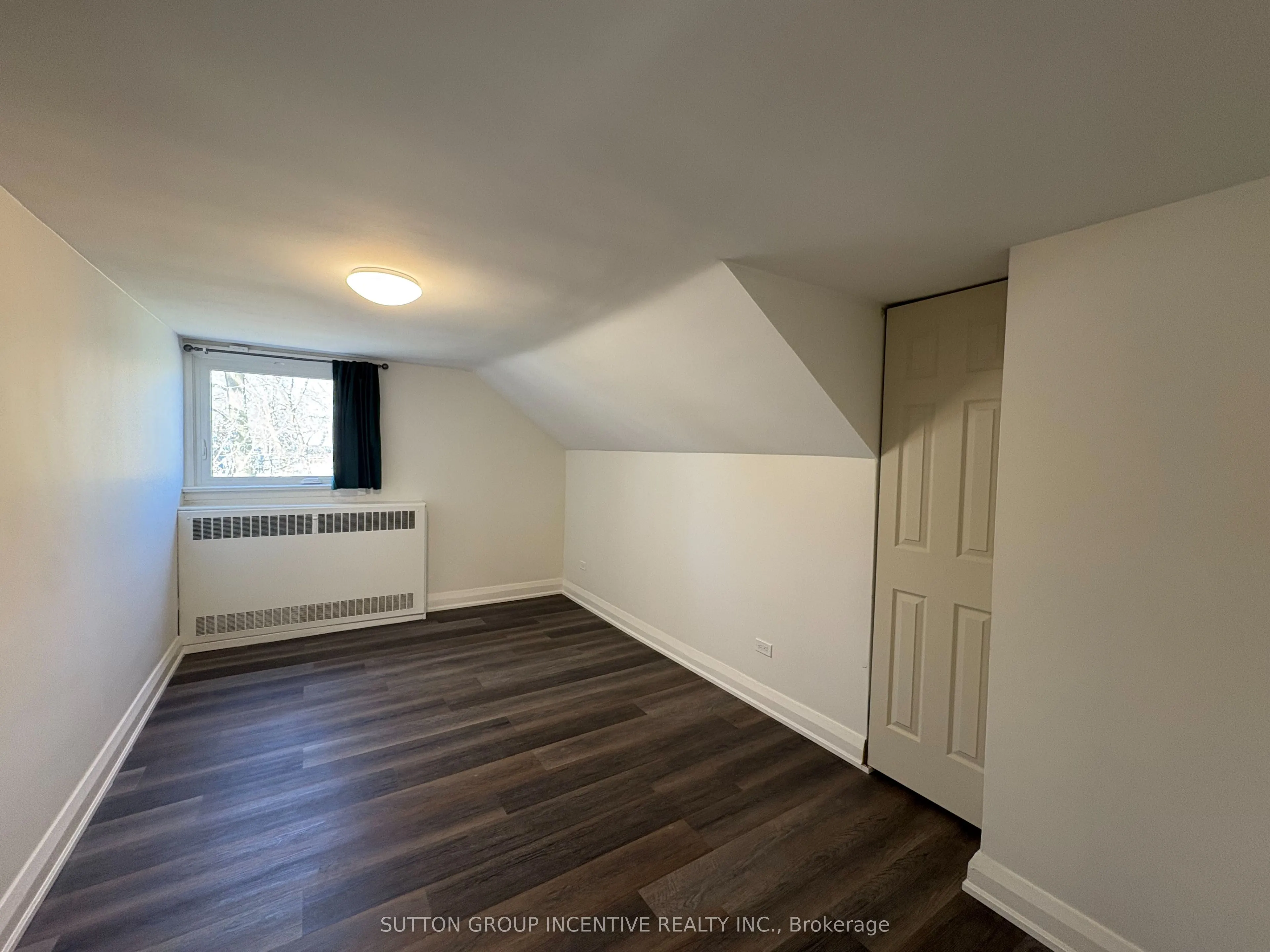 20 Bayview Drive #Upper
