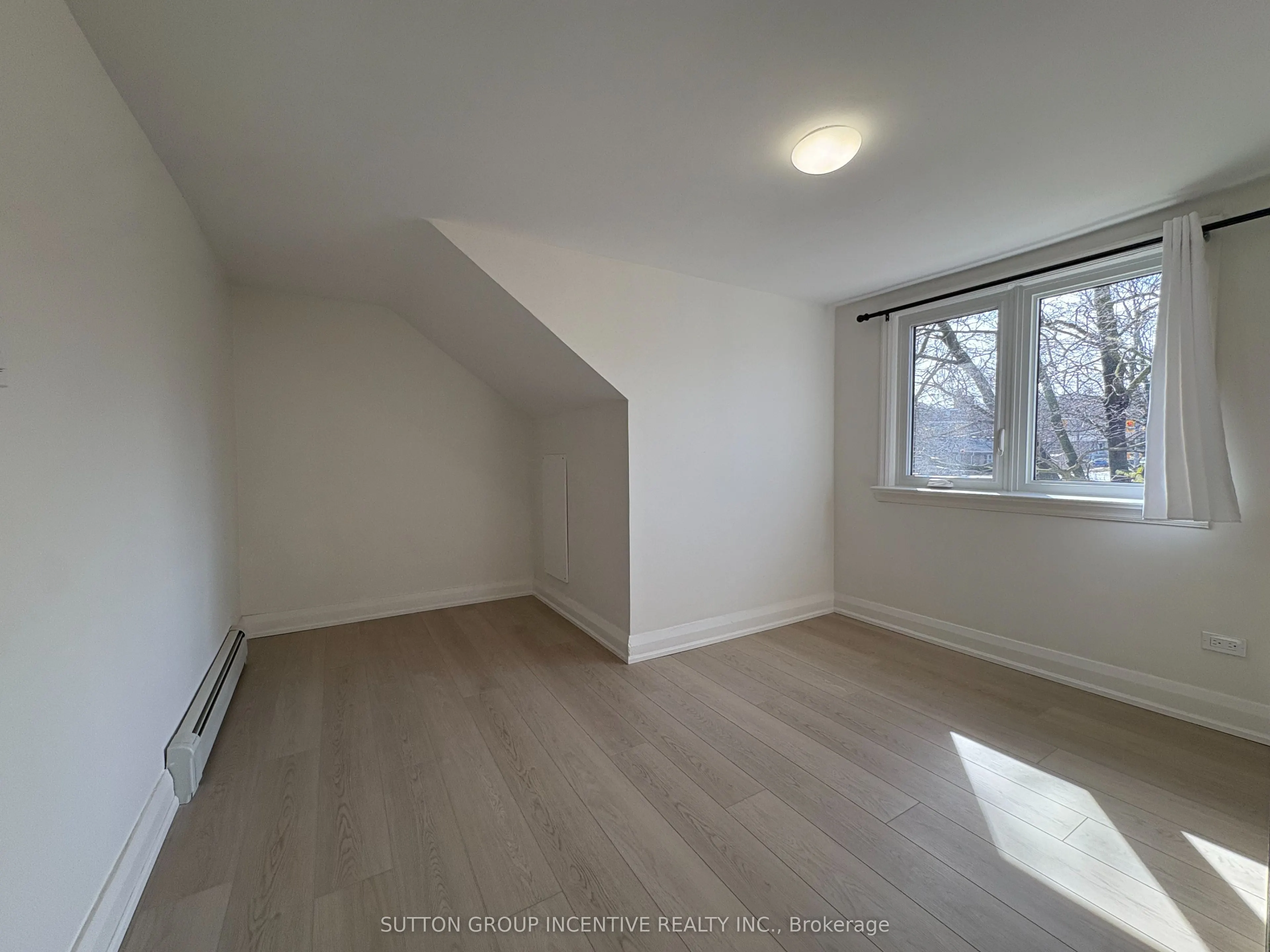 20 Bayview Drive #Upper