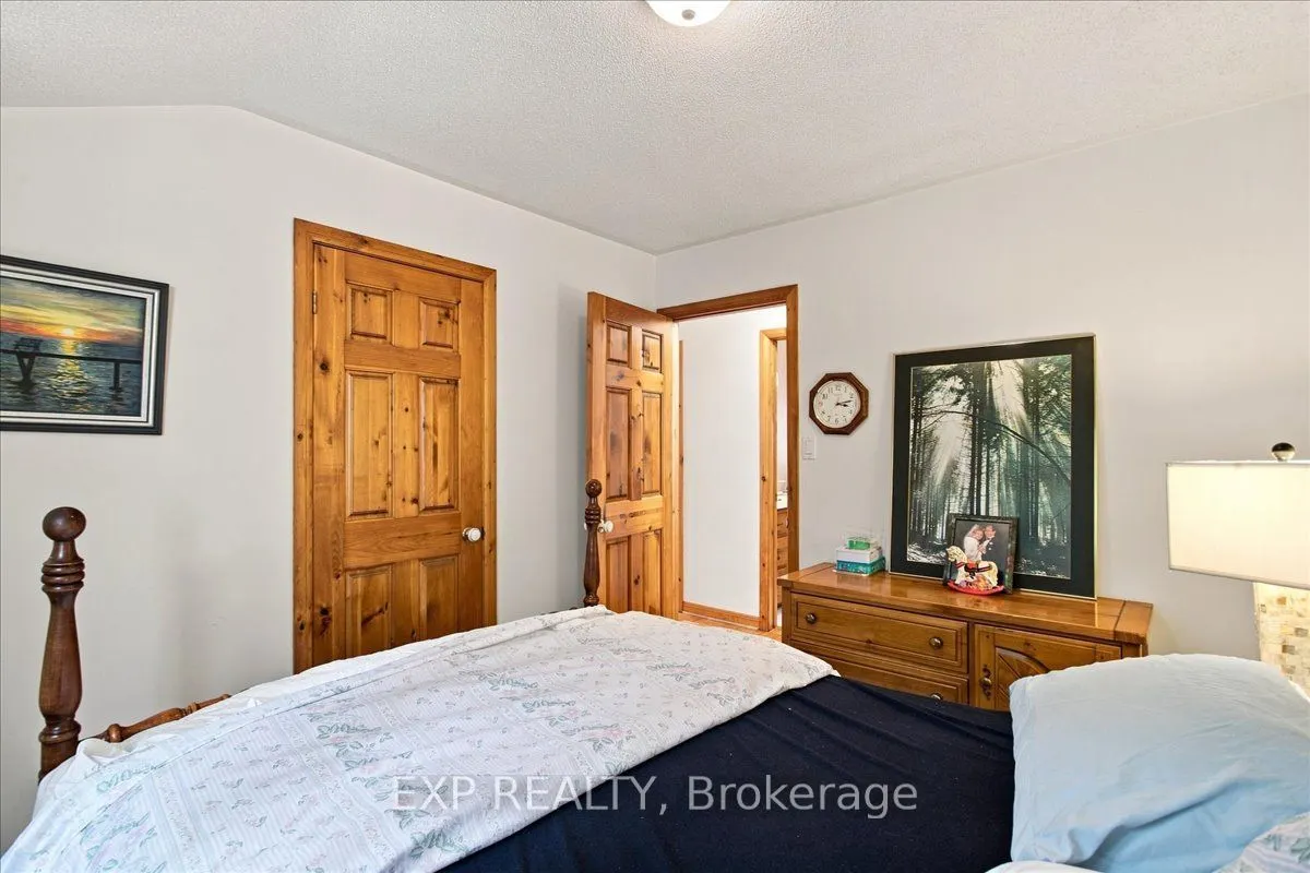 20 Pineshore Crescent