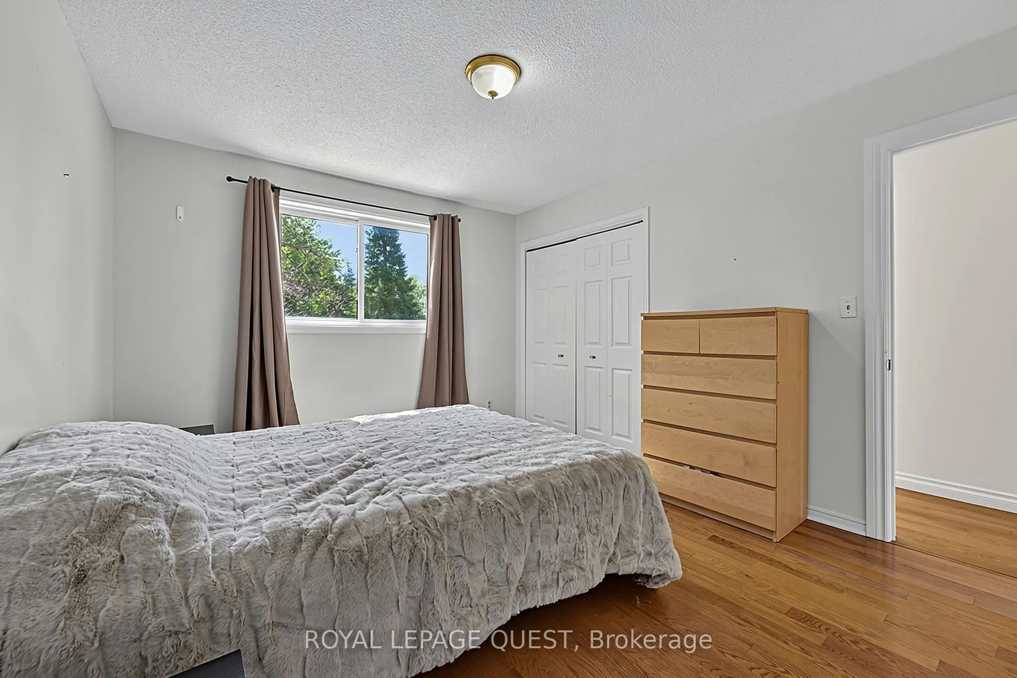 453 Mooney Crescent