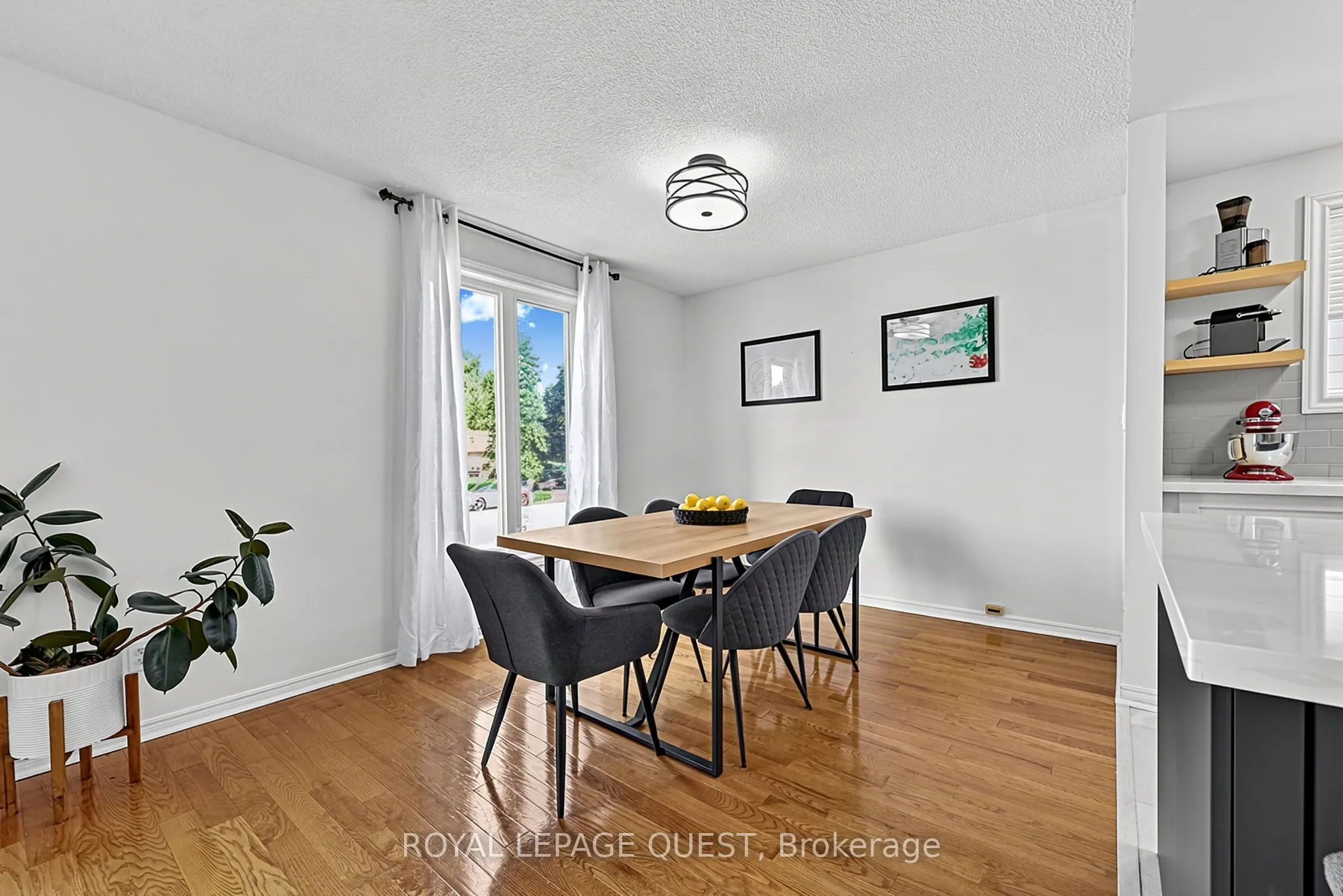 453 Mooney Crescent