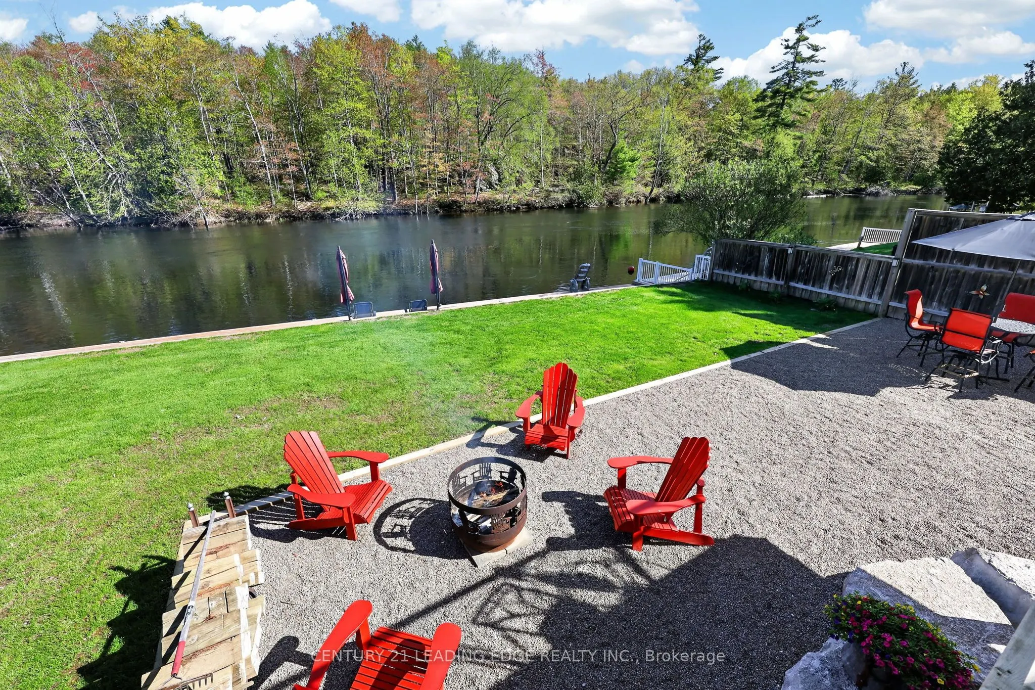 2996 Moynes Road
