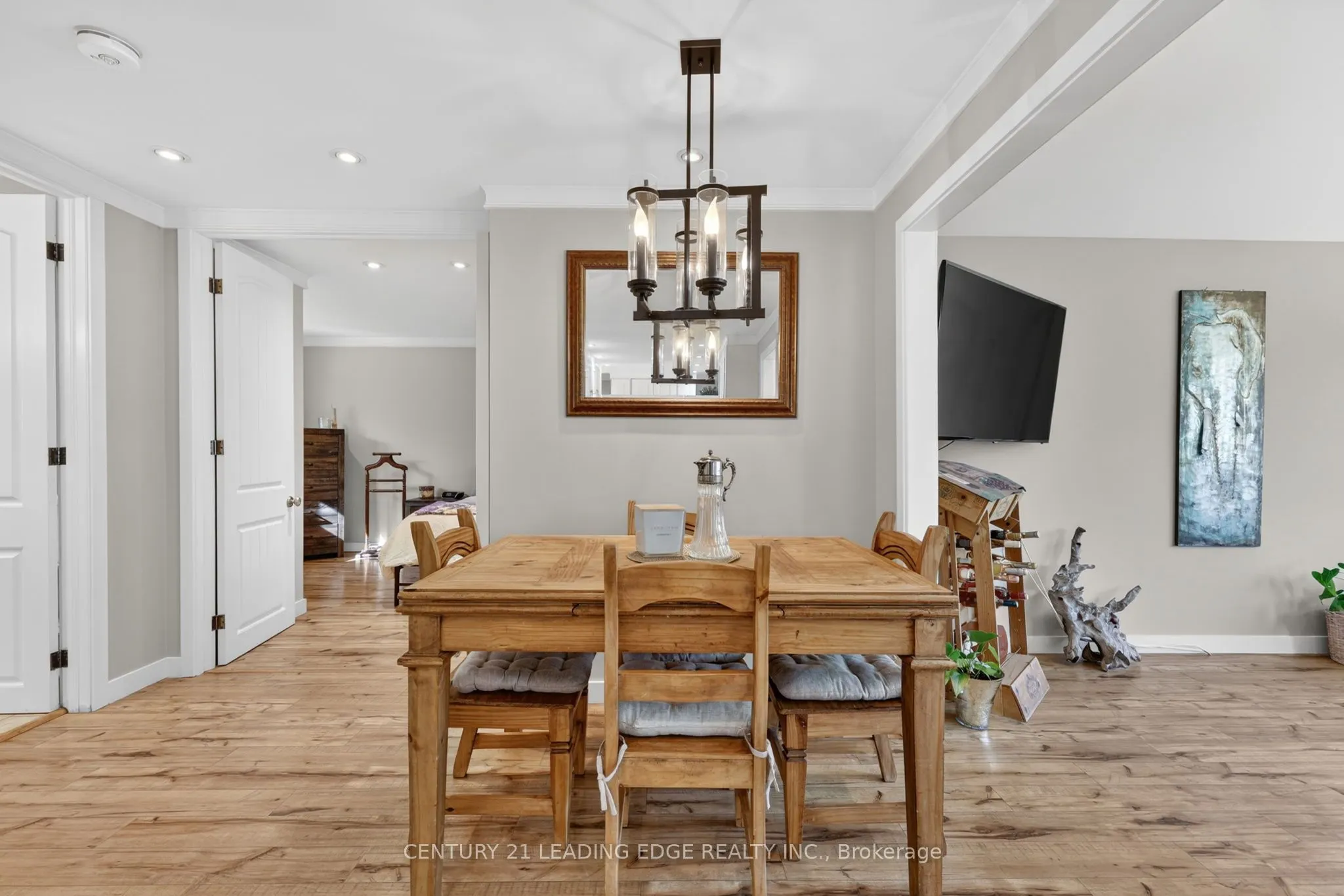 2996 Moynes Road