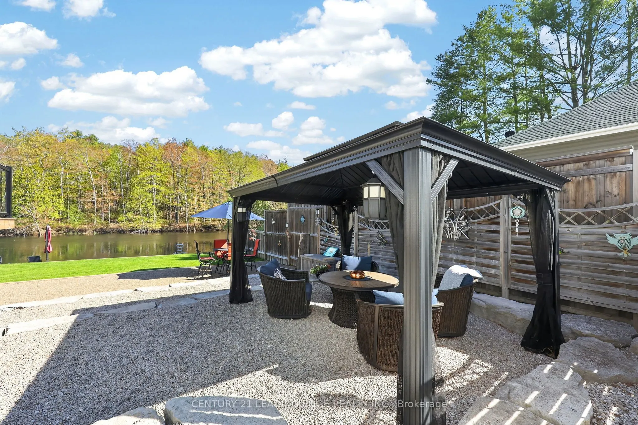 2996 Moynes Road