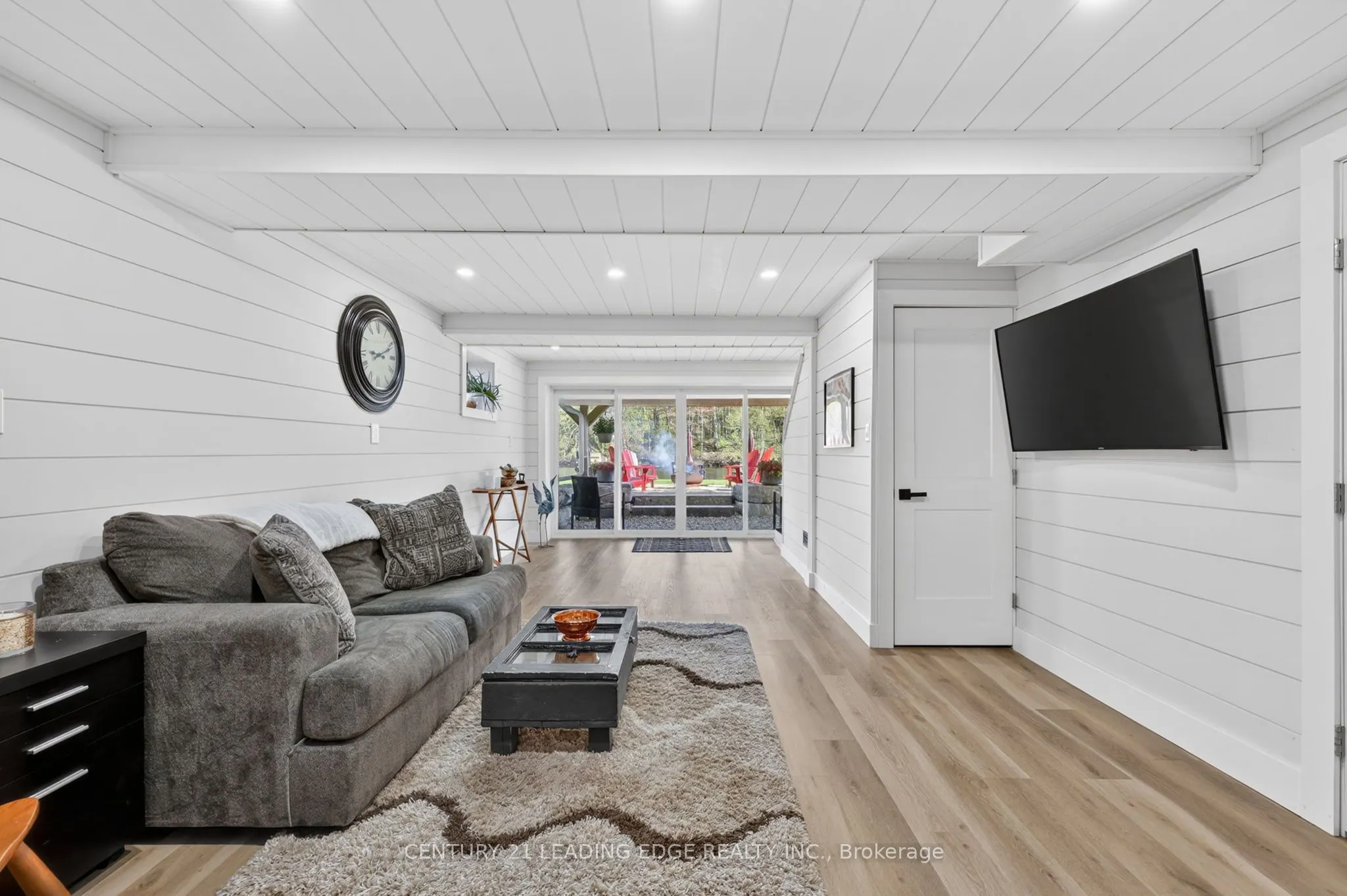 2996 Moynes Road