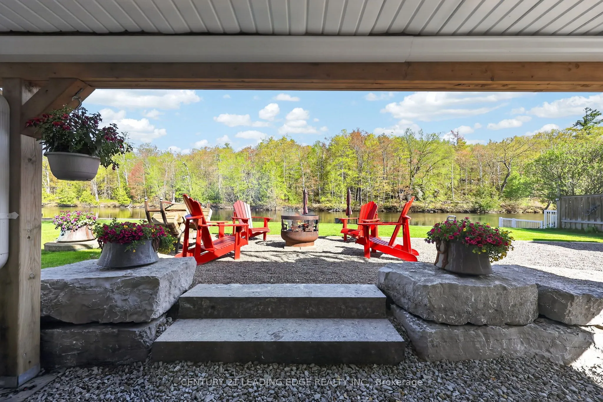 2996 Moynes Road