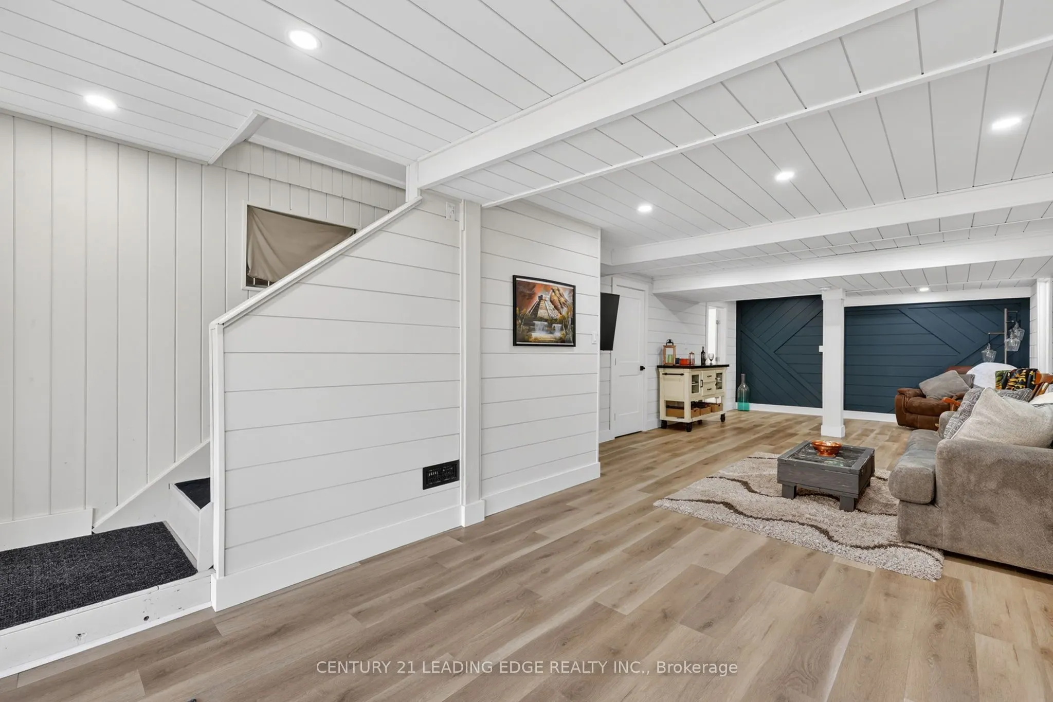 2996 Moynes Road