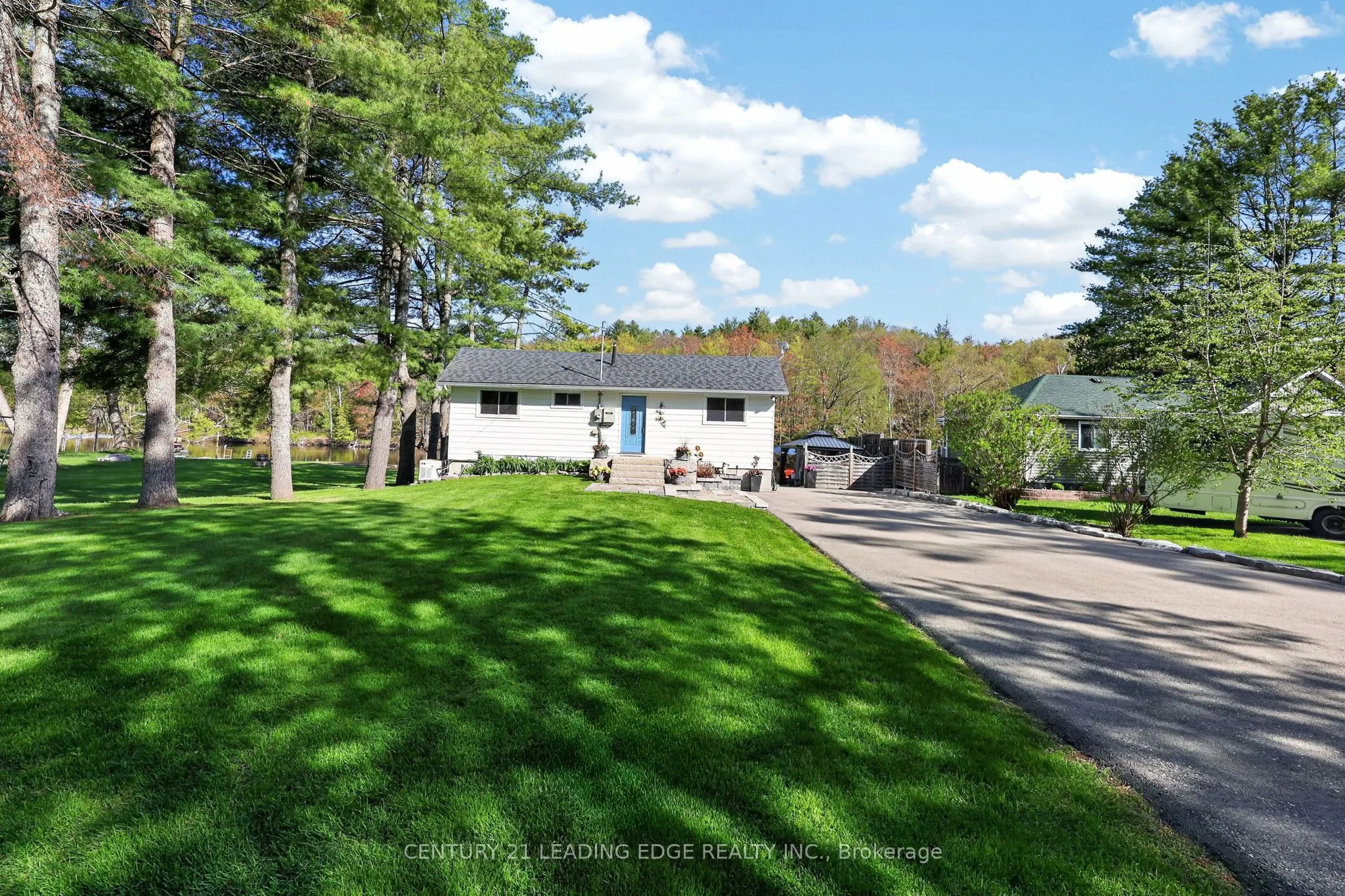 2996 Moynes Road