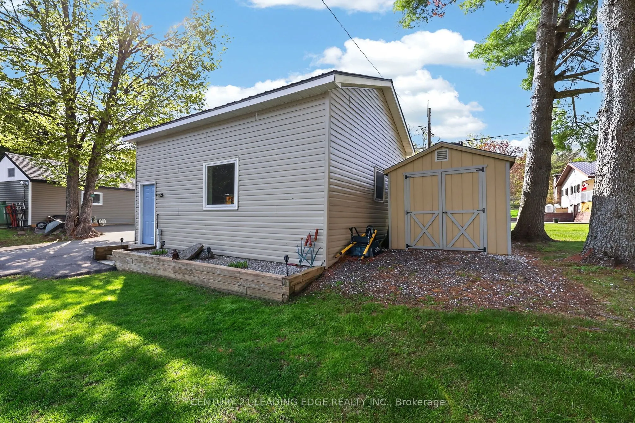 2996 Moynes Road