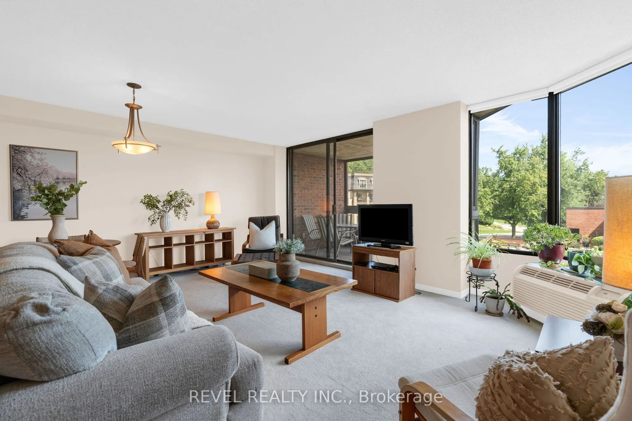 181 COLLIER Street #305
