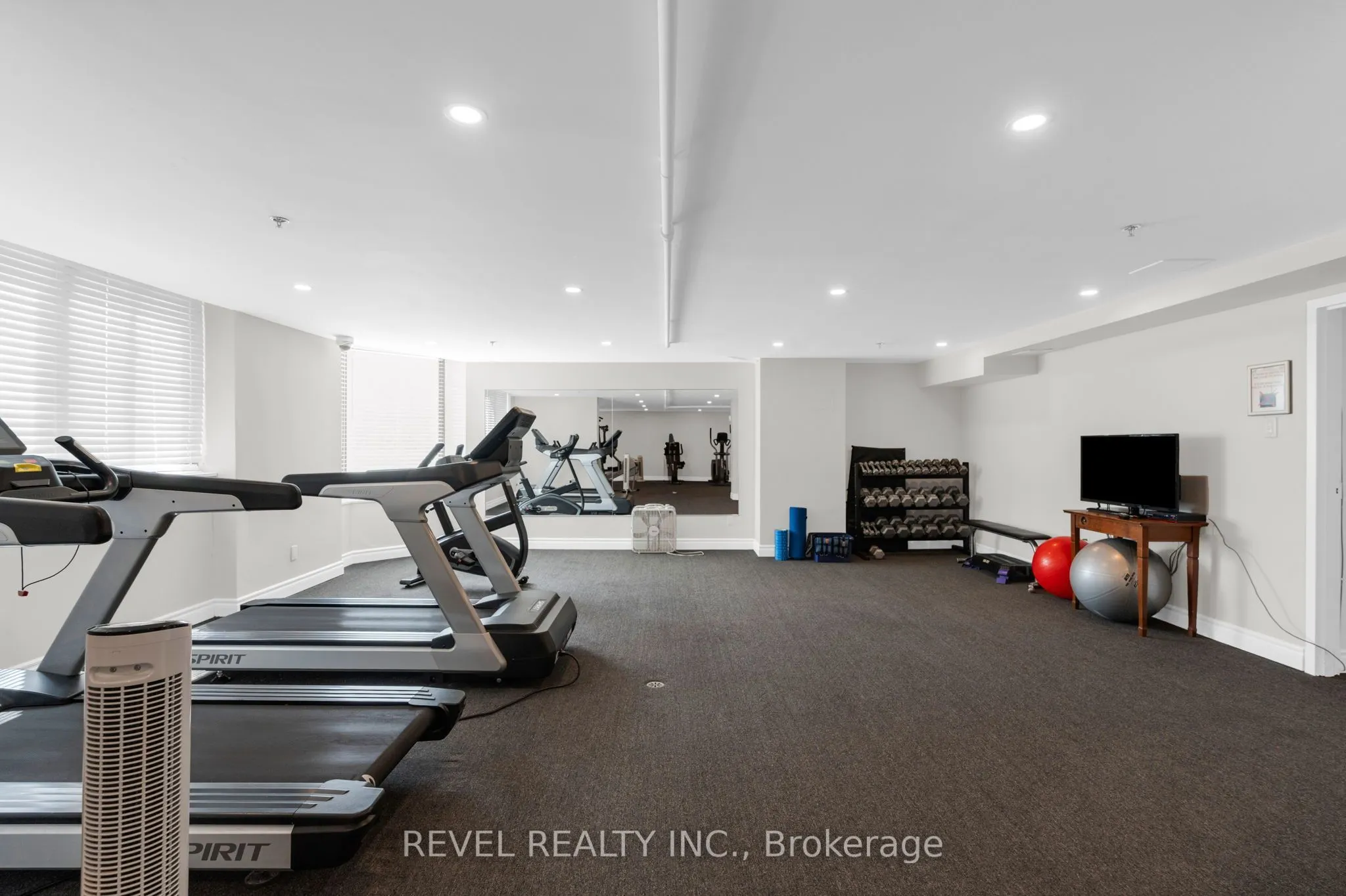 181 COLLIER Street #305