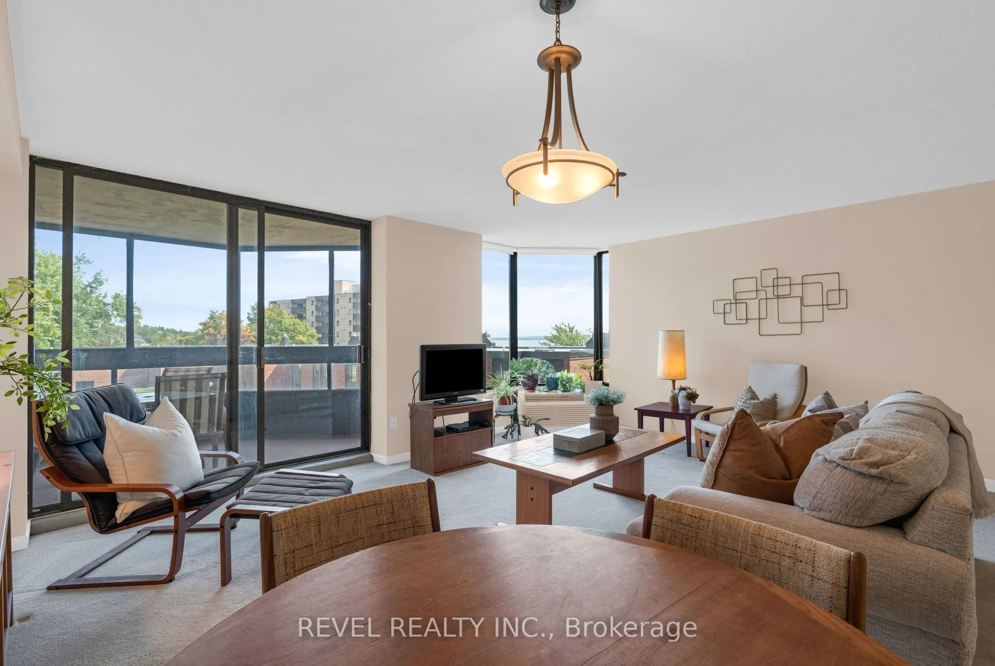 181 COLLIER Street #305