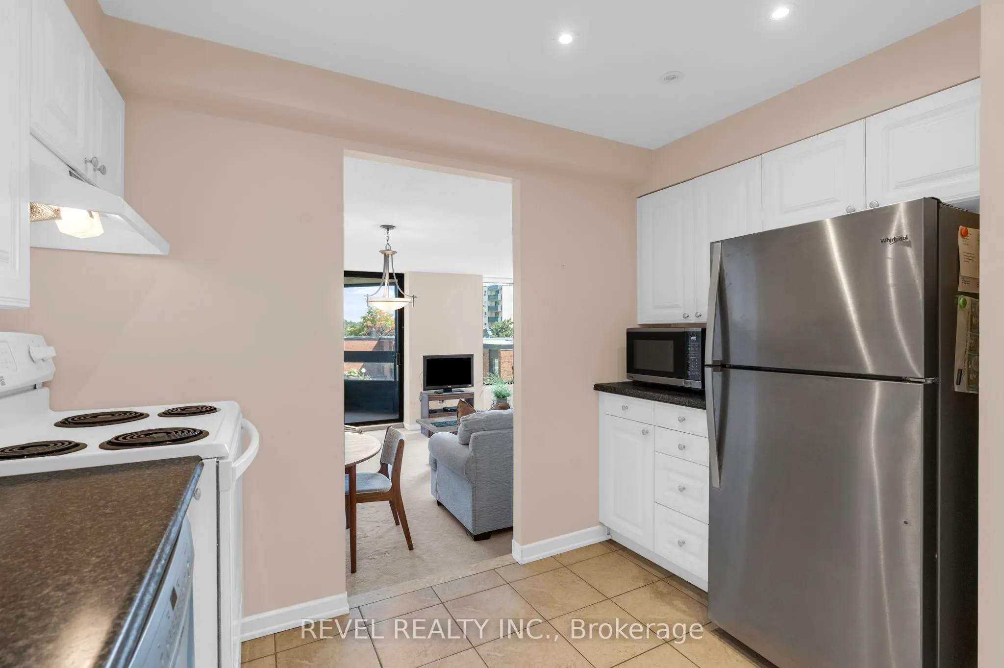 181 COLLIER Street #305