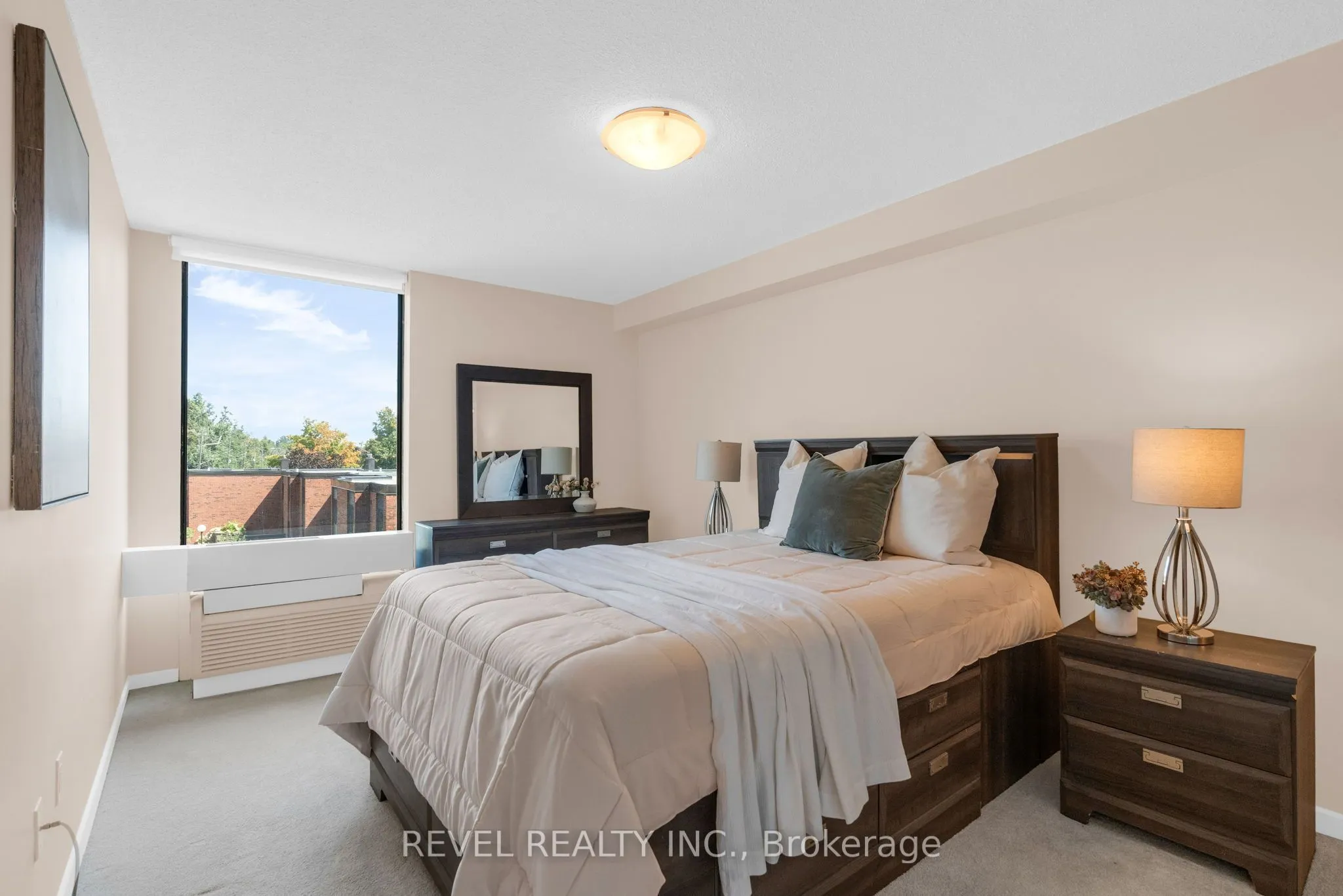 181 COLLIER Street #305