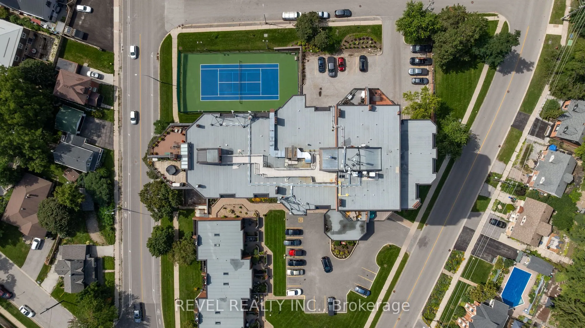181 COLLIER Street #305