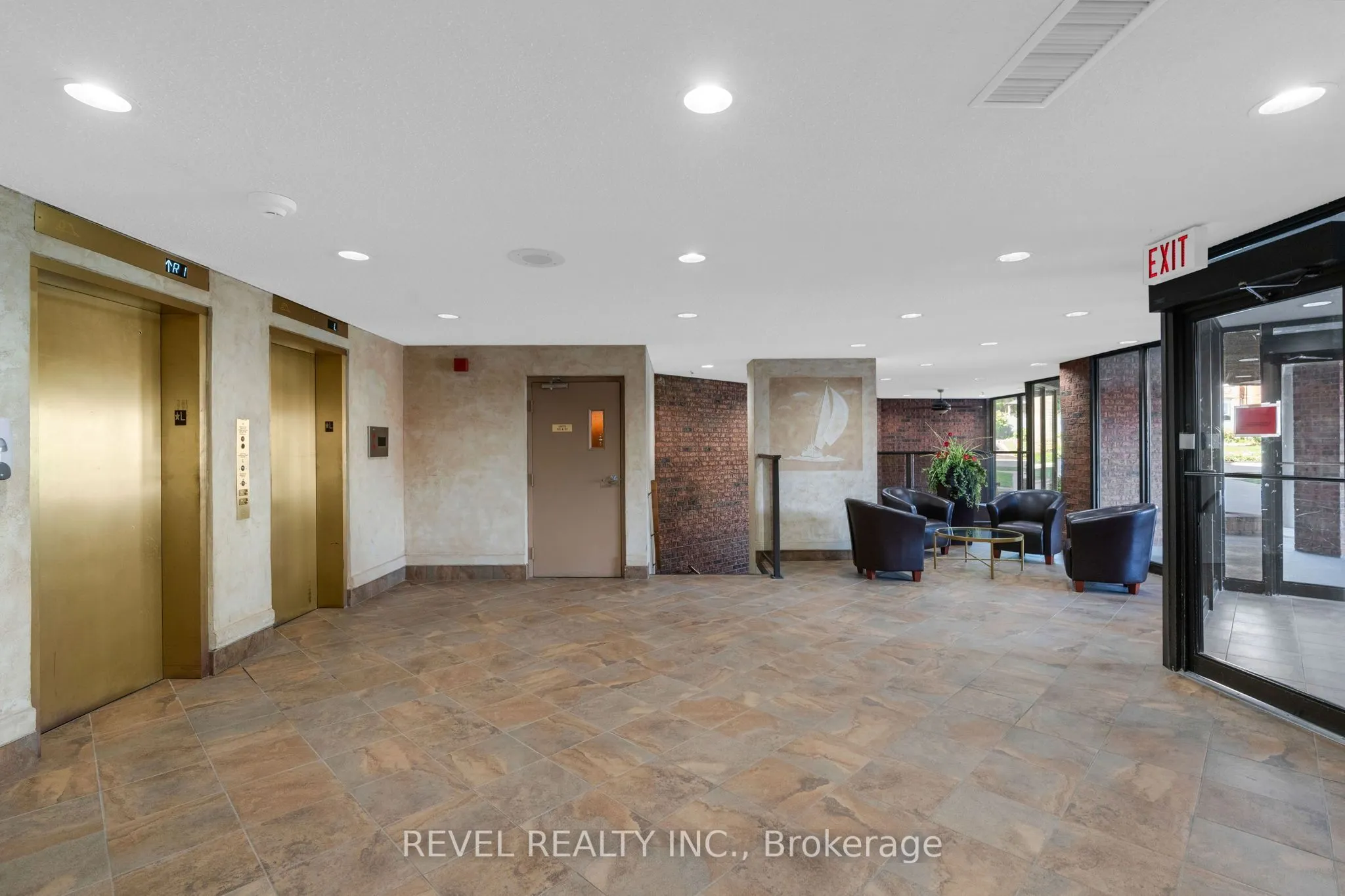 181 COLLIER Street #305