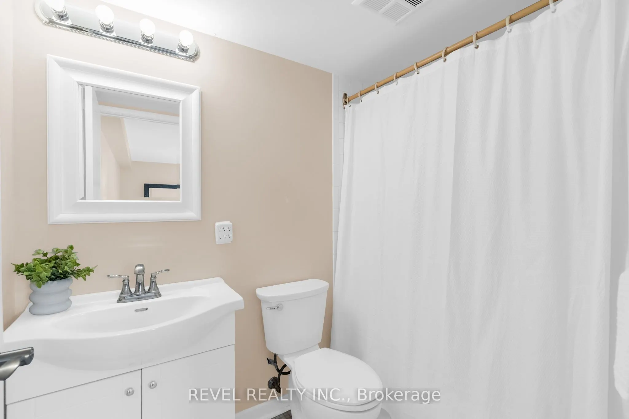 181 COLLIER Street #305