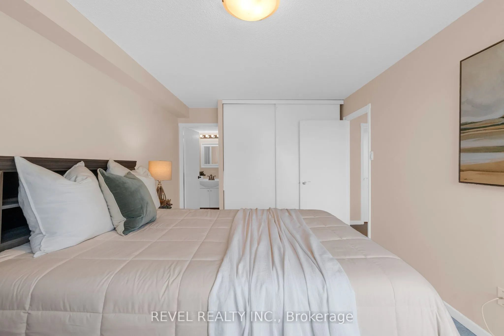 181 COLLIER Street #305